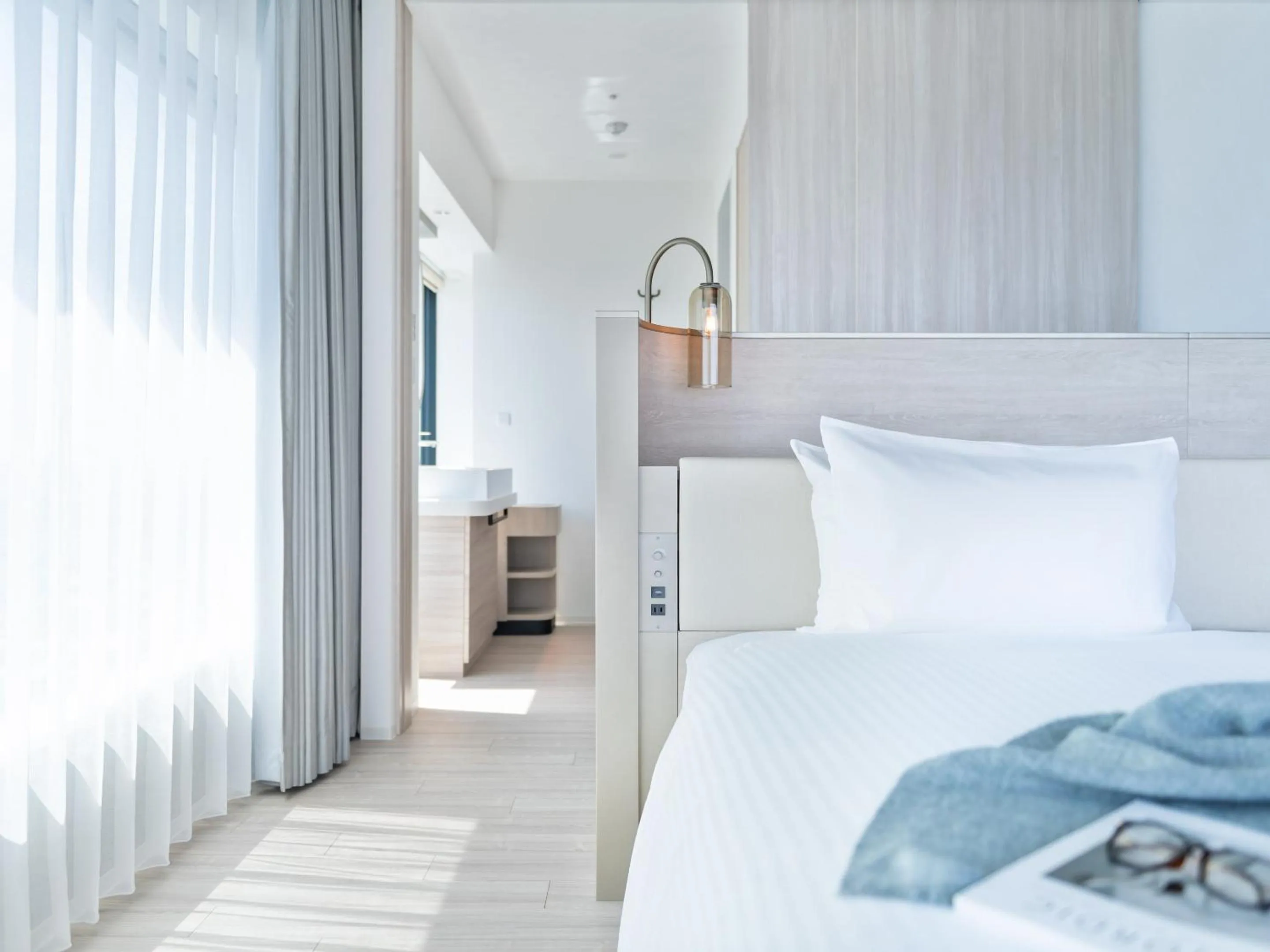 Photo of the whole room, Bed in Mitsui Garden Hotel Yokohama Minatomirai Premier