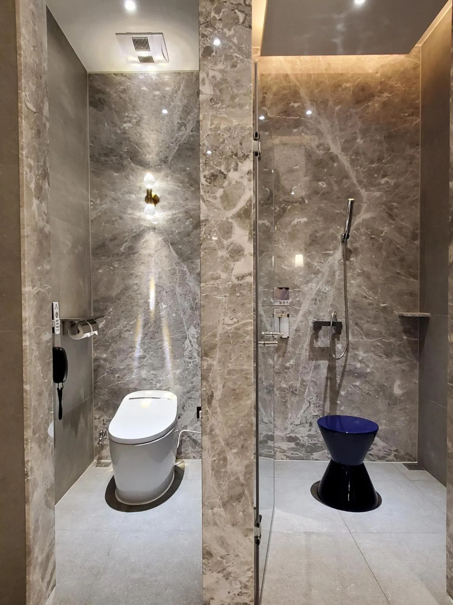 Toilet in Domo Hotel