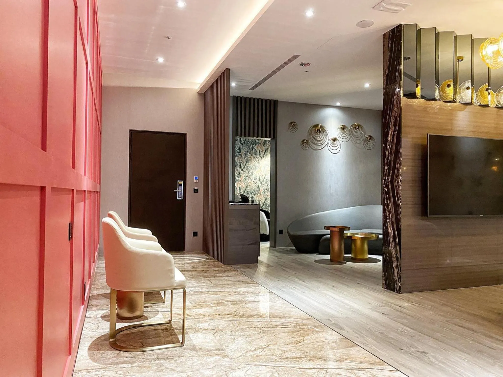 Seating area in Domo Hotel