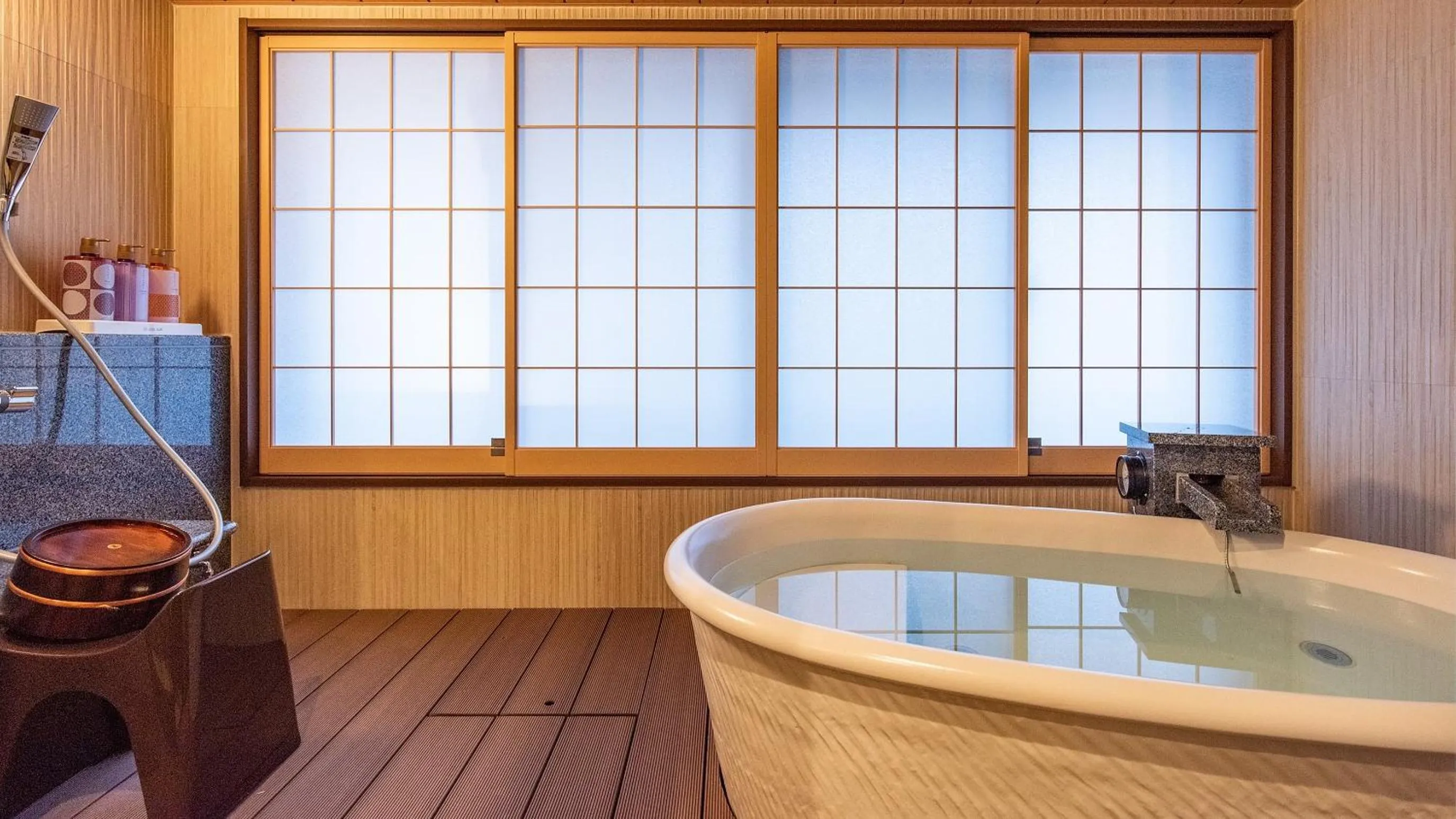 Bath in Tenseien Odawara Station Annex