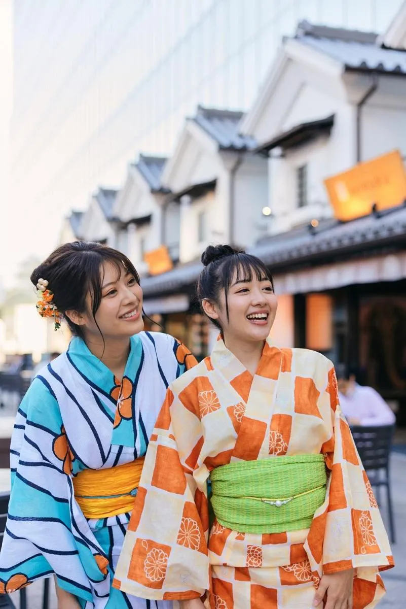 People in Tenseien Odawara Station Annex