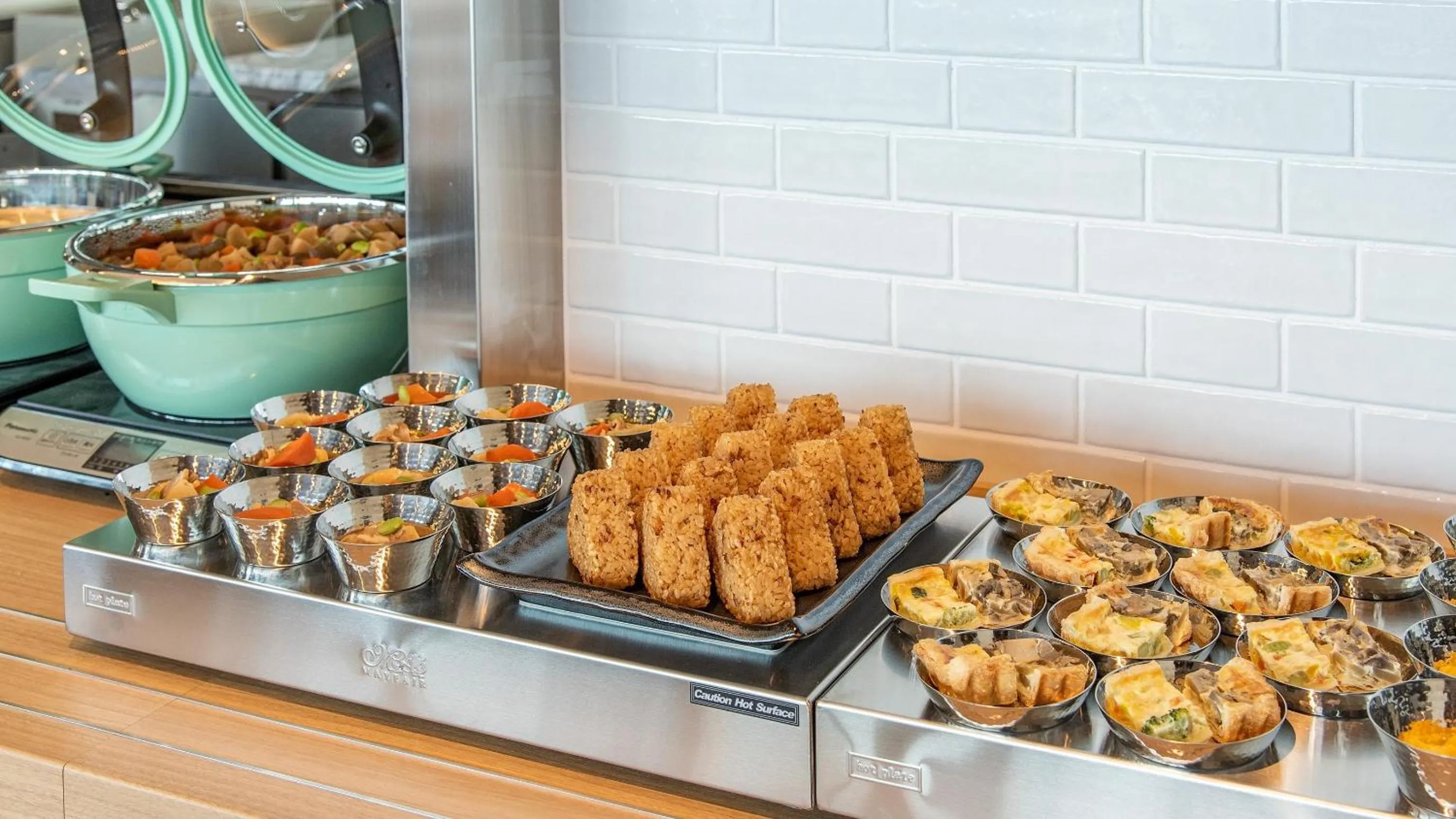 Buffet breakfast in Tenseien Odawara Station Annex