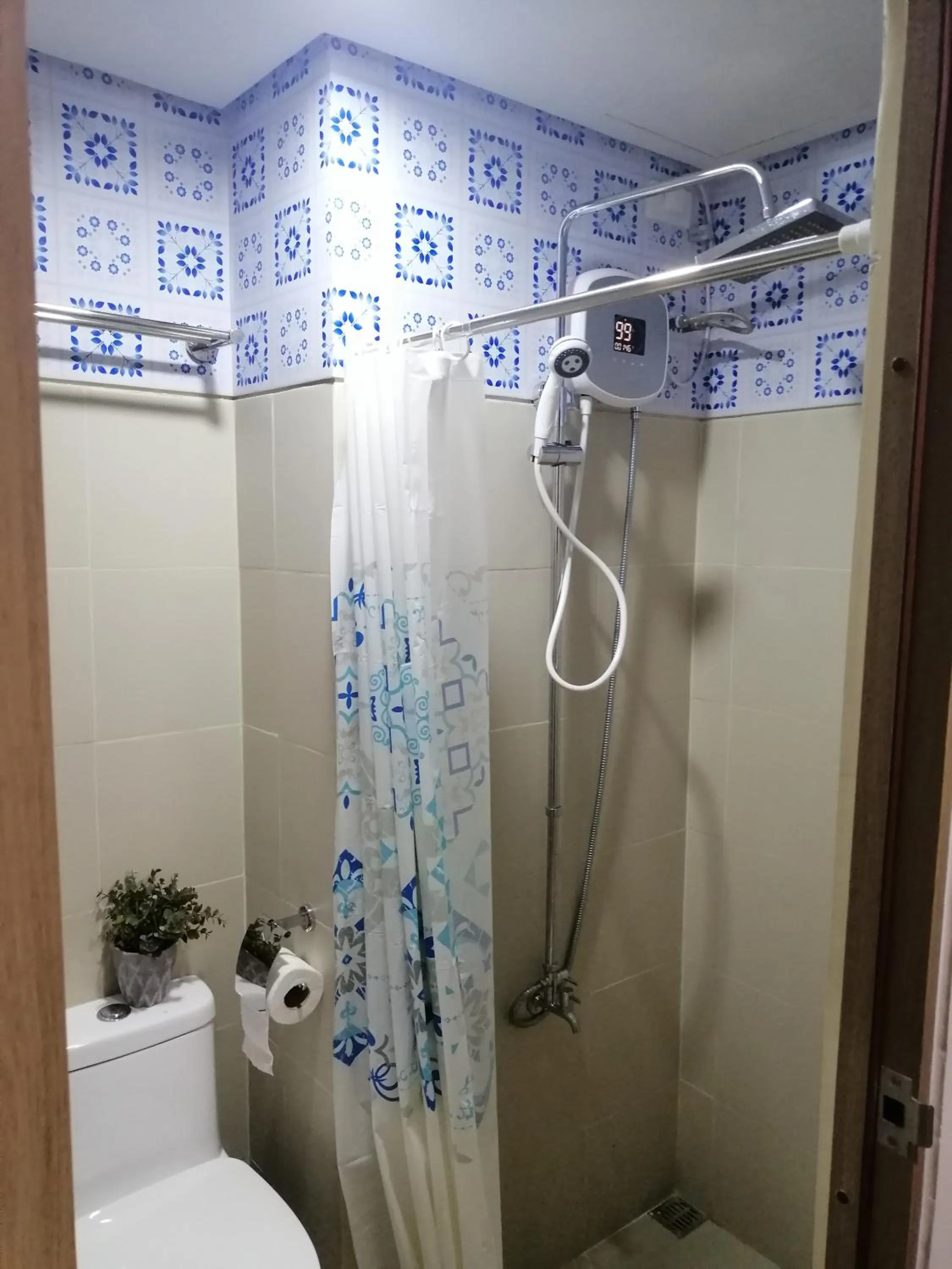 Bathroom in S ResidencesTower 3 - L&R Staycation