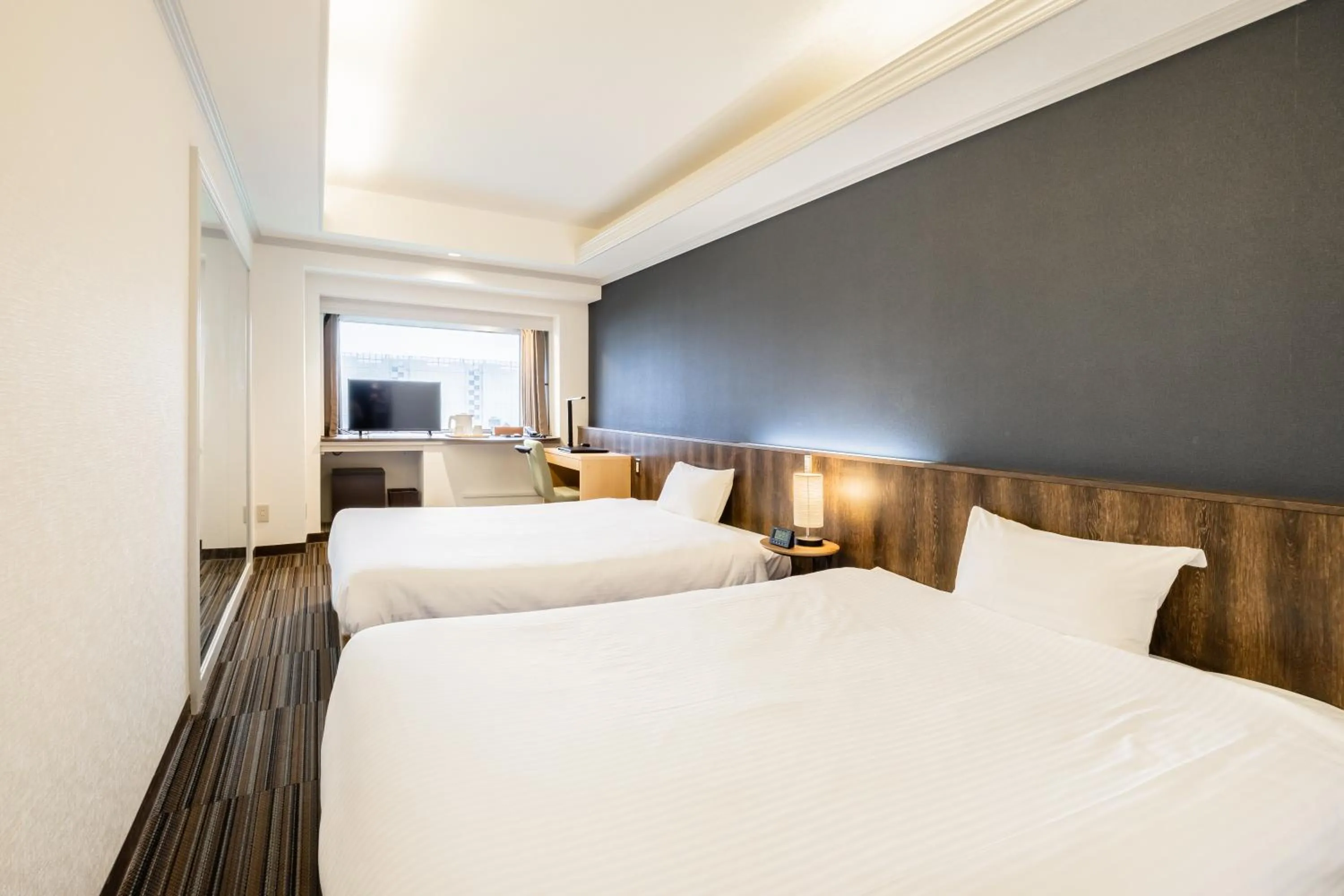 Photo of the whole room, Bed in L stay & grow Harumi