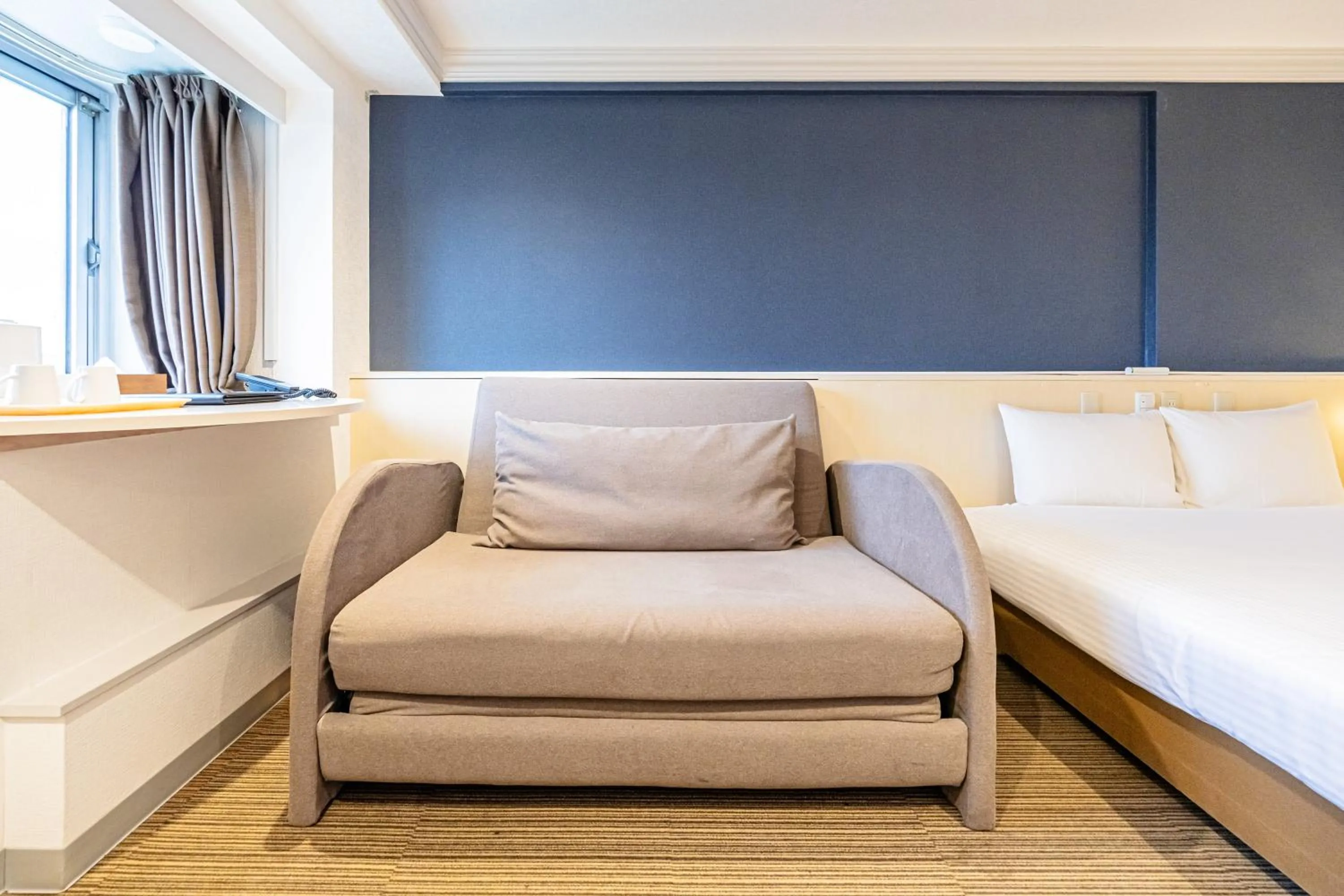 Photo of the whole room, Bed in L stay & grow Harumi