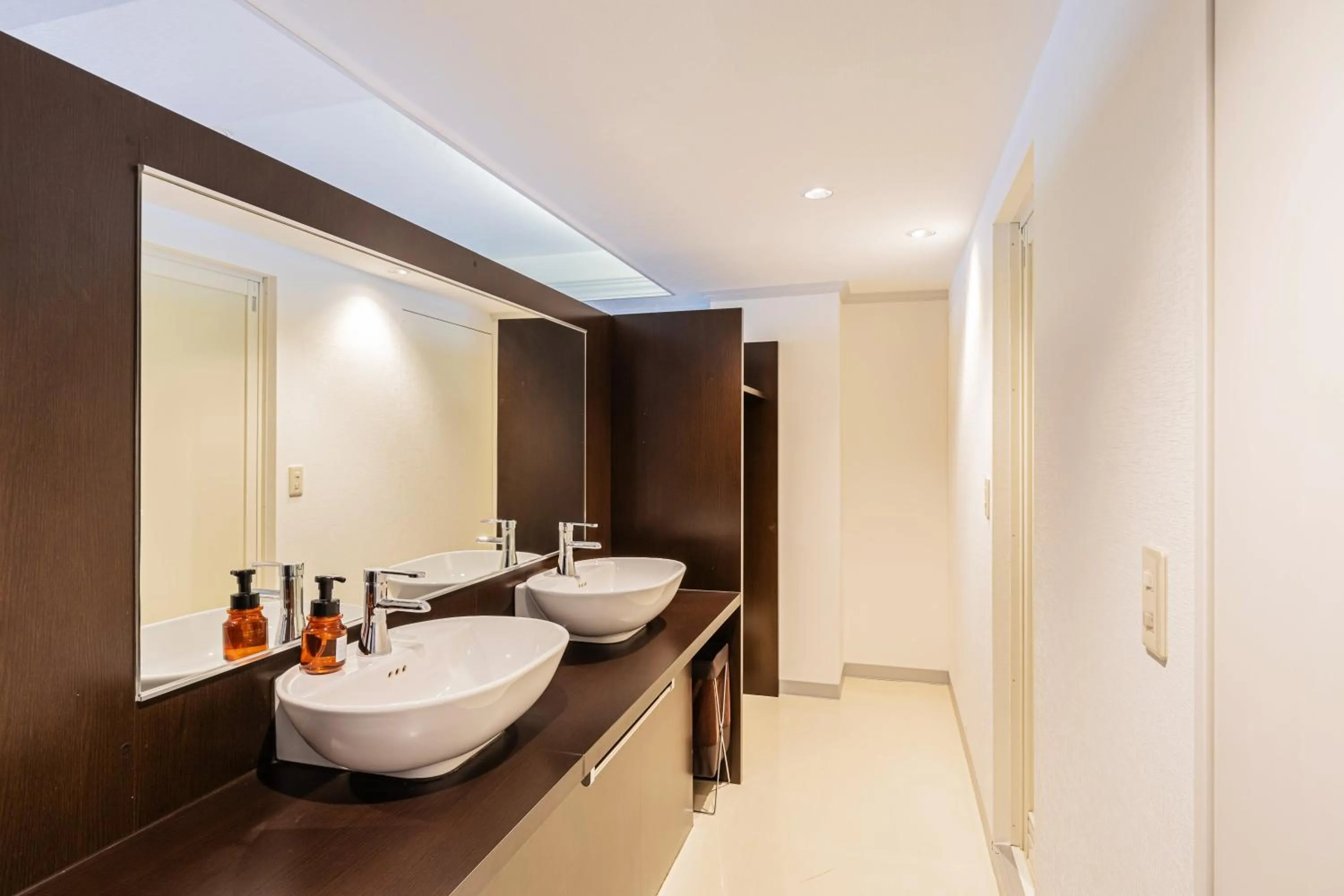 Photo of the whole room in L stay & grow Harumi