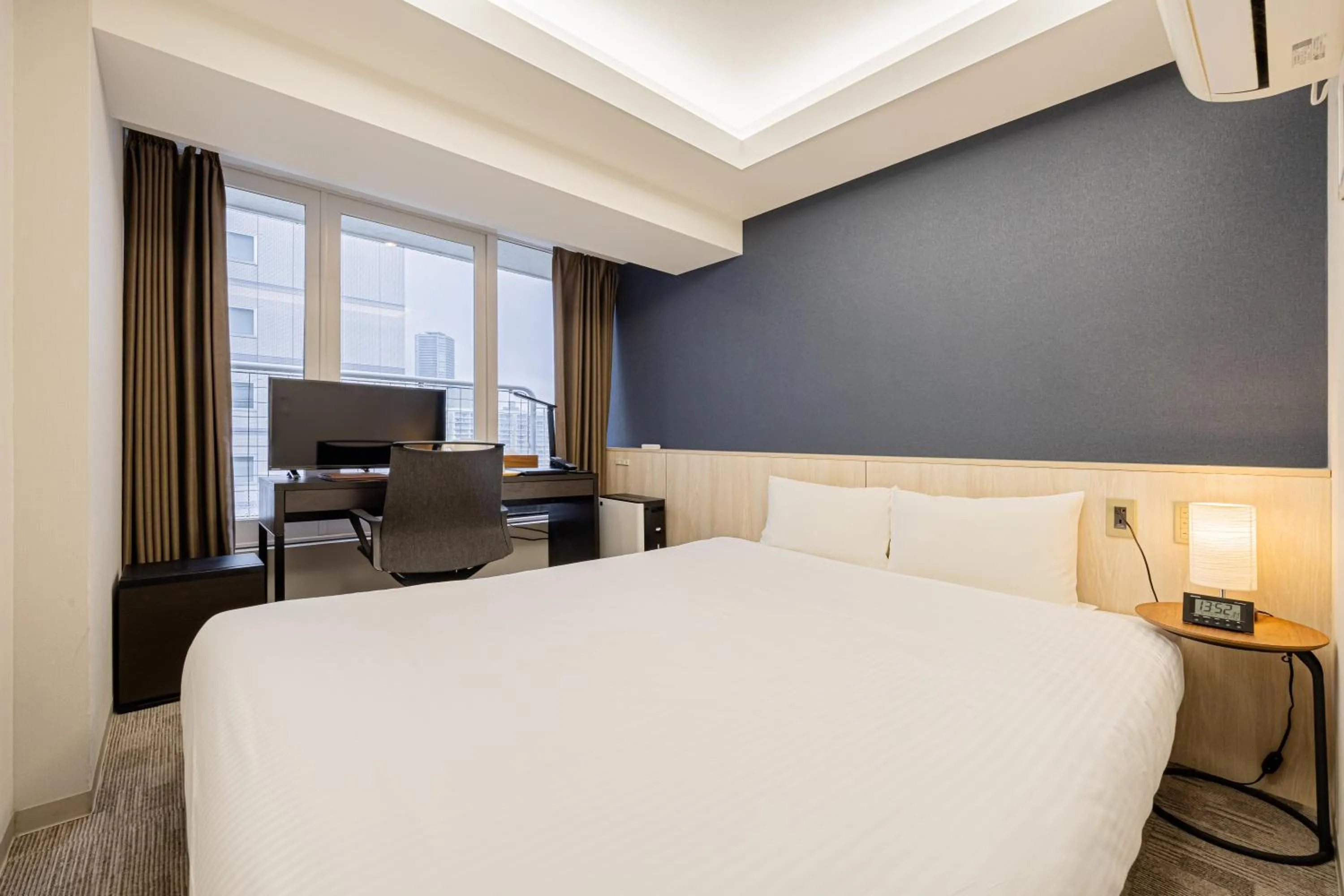 Photo of the whole room, Bed in L stay & grow Harumi