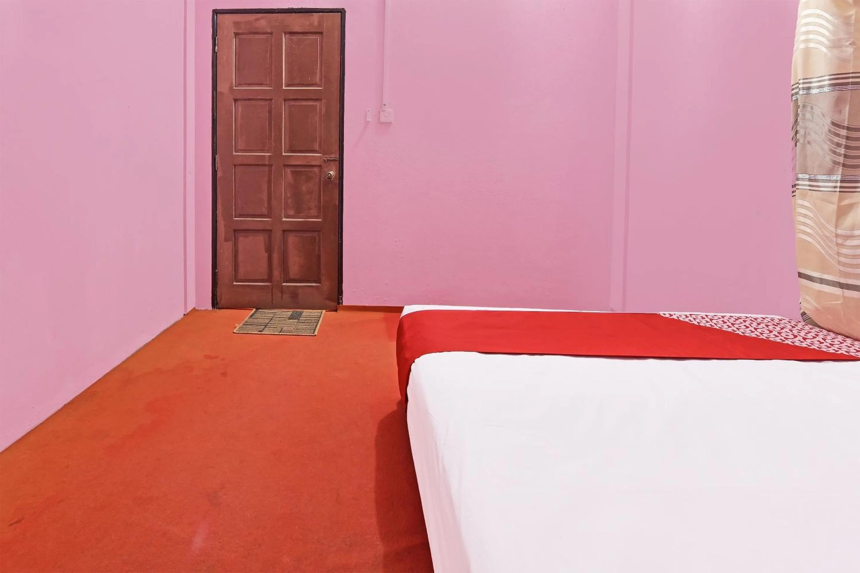 Bedroom, Bed in Capital O 90664 Rabi Hotel