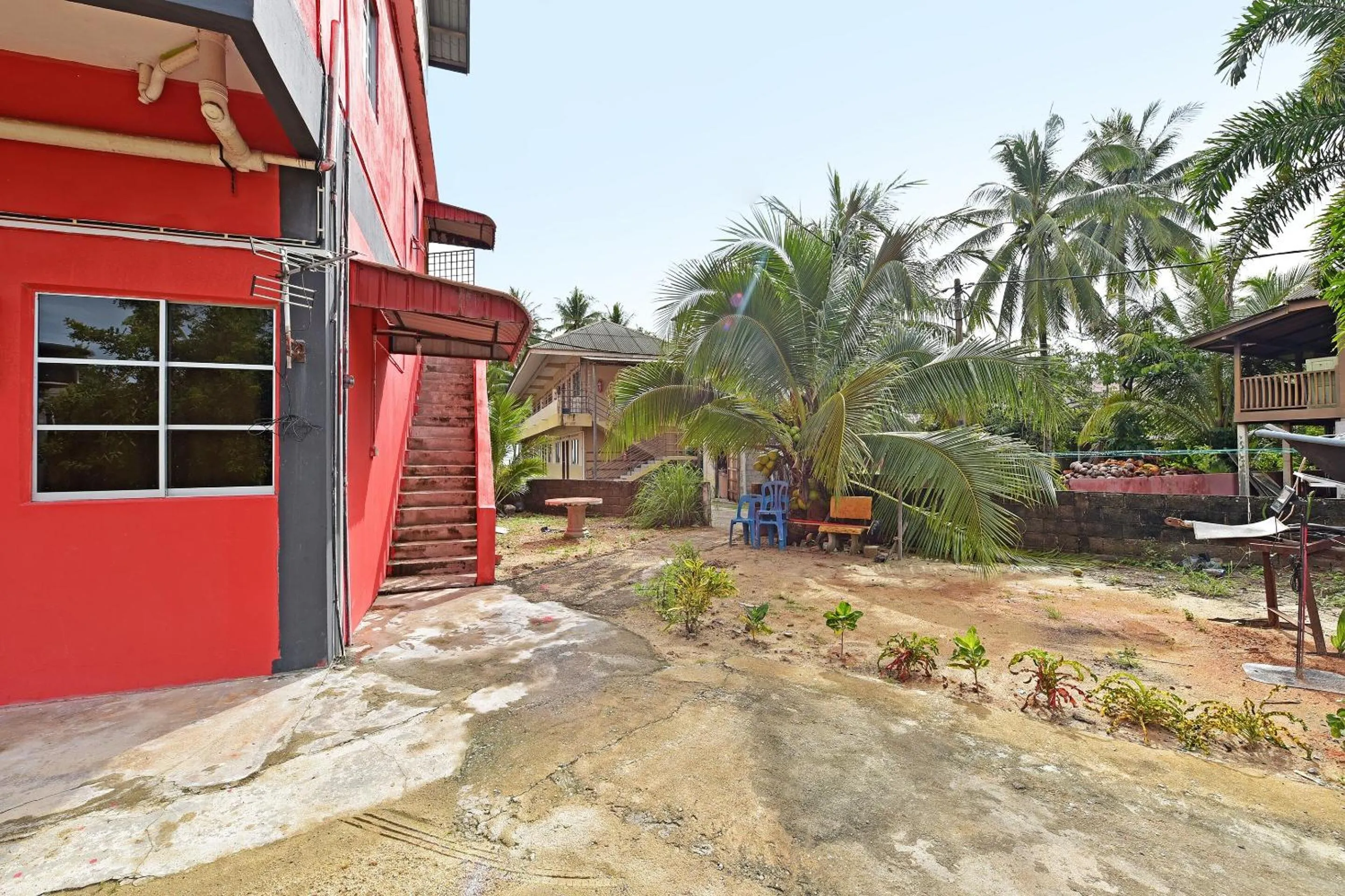 Facade/entrance in Capital O 90664 Rabi Hotel