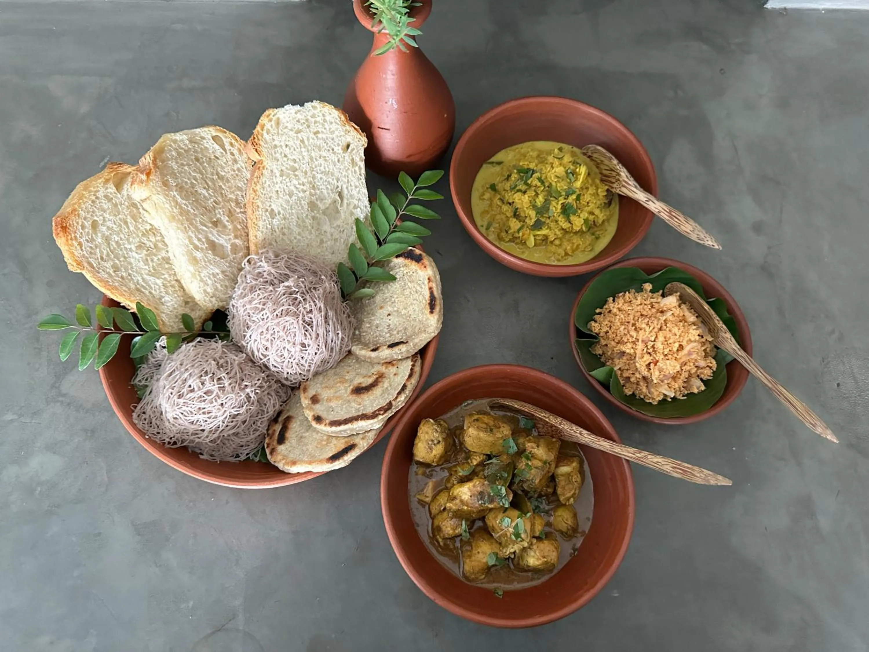 Food and drinks in D' Art VILLA RETREAT AND SPA