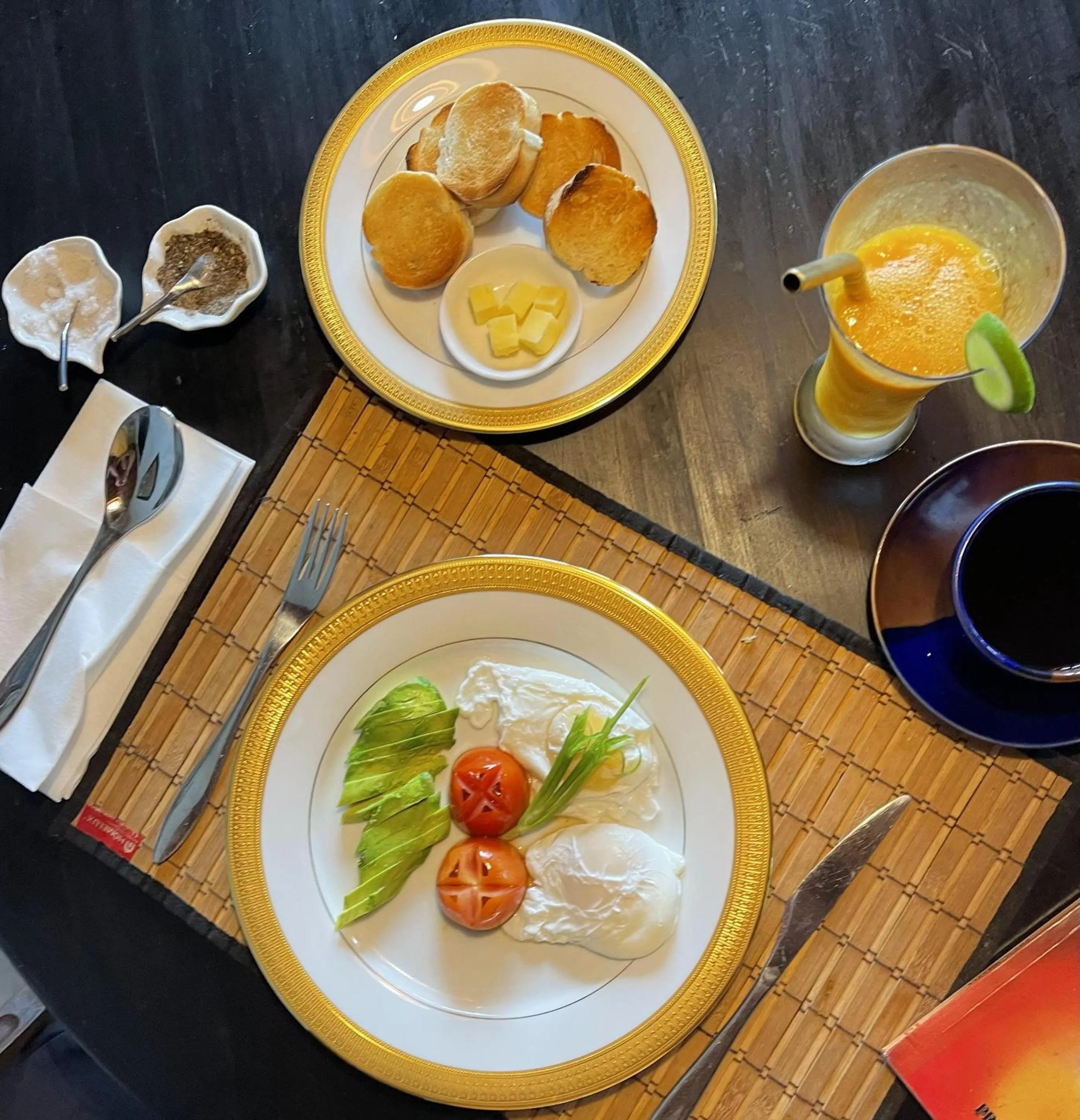 Breakfast in D' Art VILLA RETREAT AND SPA