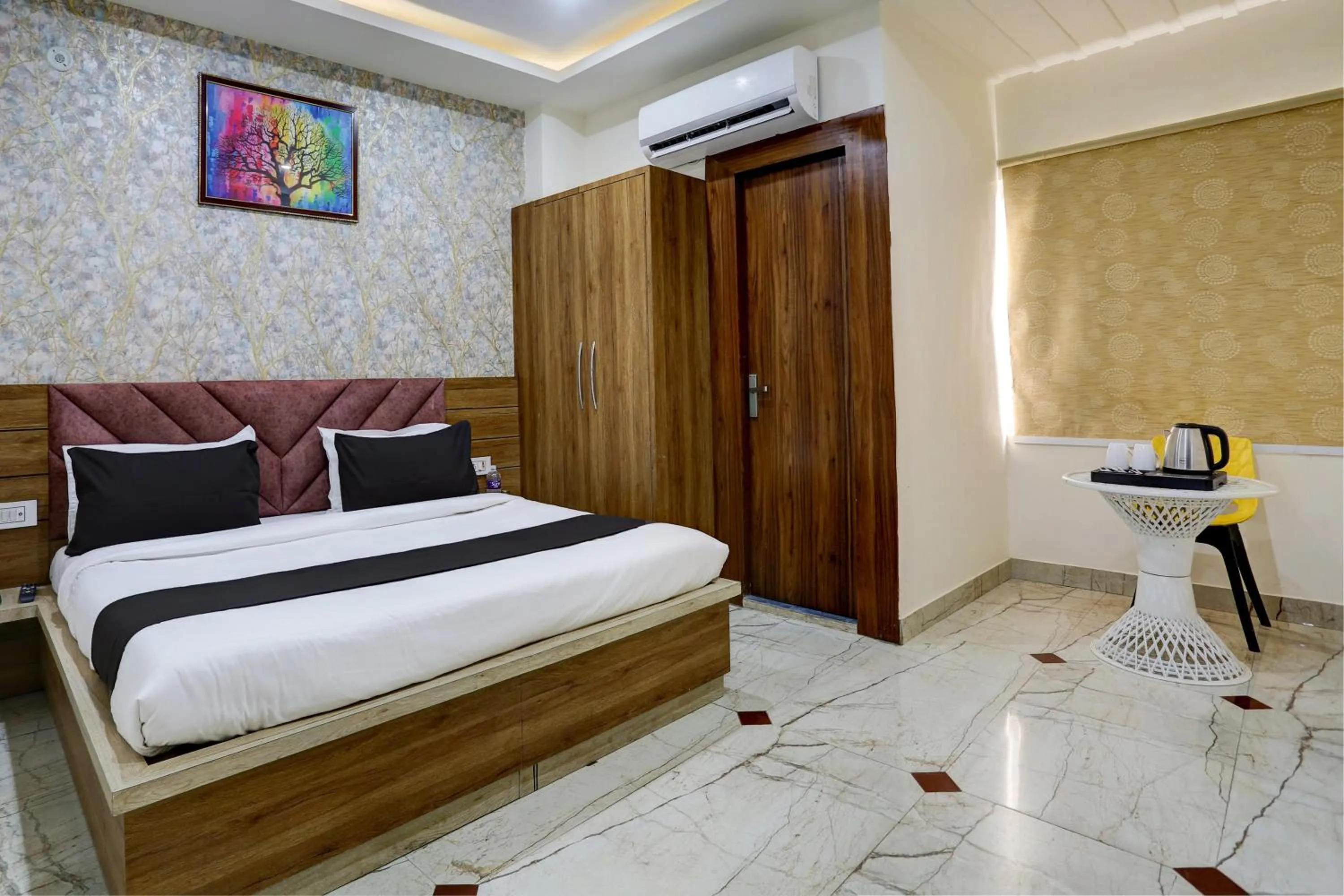 Bedroom in HOTEL JAIRAJ
