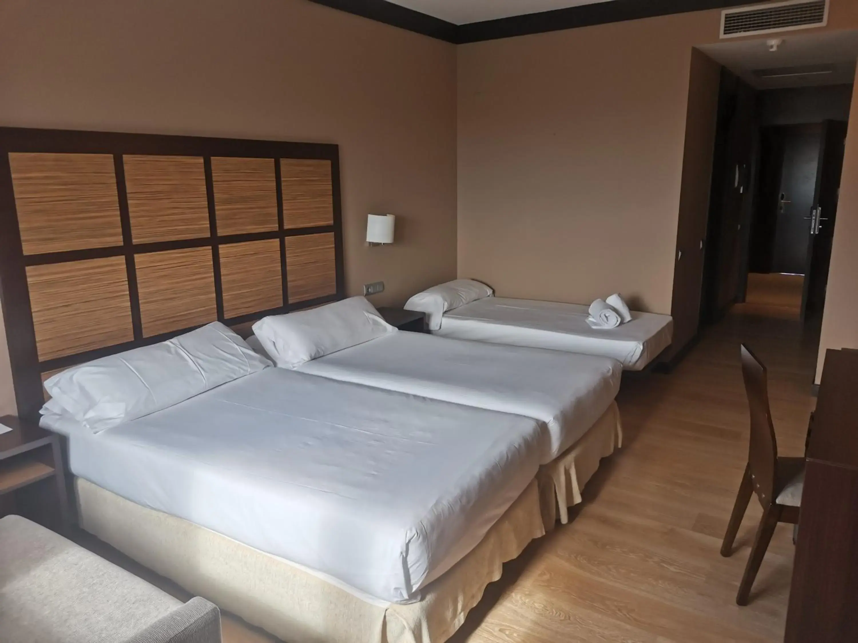 Triple Room in Aparthotel Attica 21 Vallés Triple Room in Aparthotel Attica 21 Vallés