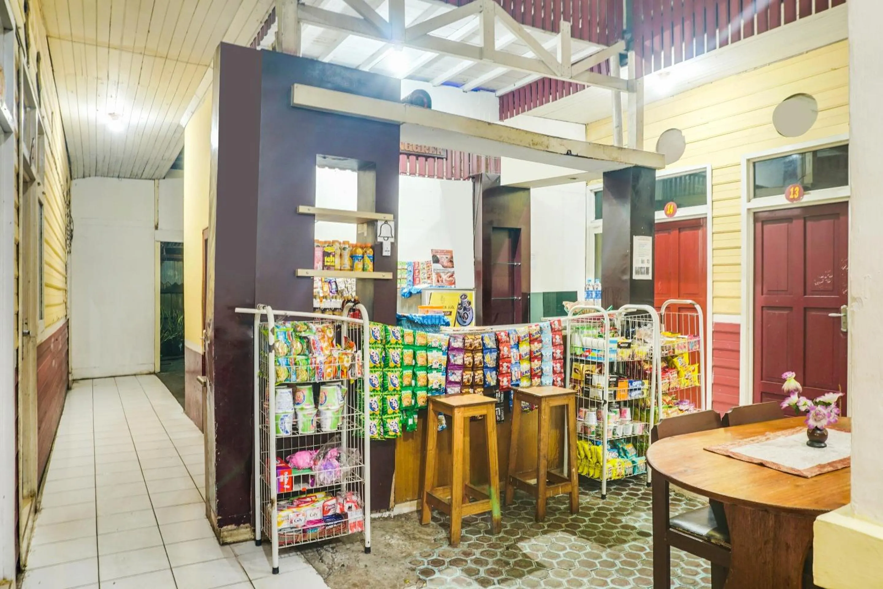 Lobby or reception in Hotel O Anggrek Daqu Syariah Kapuas