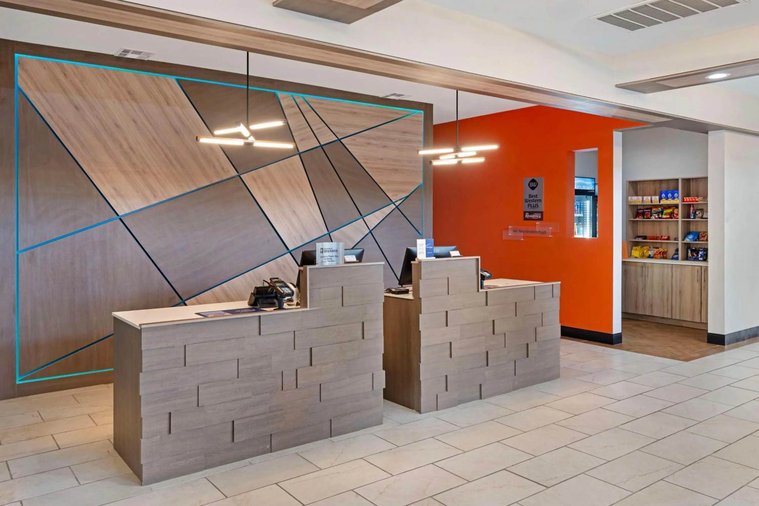 Lobby or reception in Best Western Plus Executive Residency Carlsbad Hotel