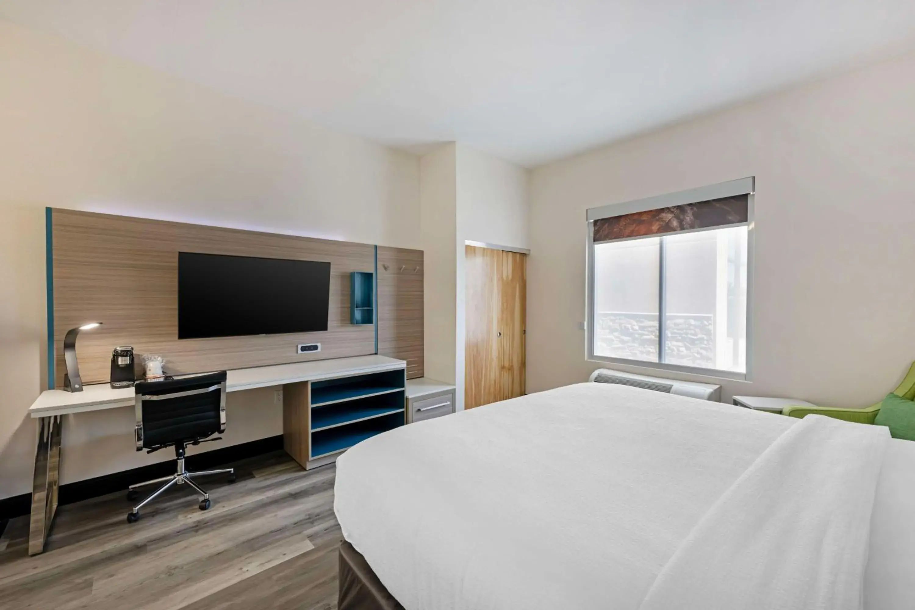 Bedroom, Bed in Best Western Plus Executive Residency Carlsbad Hotel Bedroom, Bed in Best Western Plus Executive Residency Carlsbad Hotel