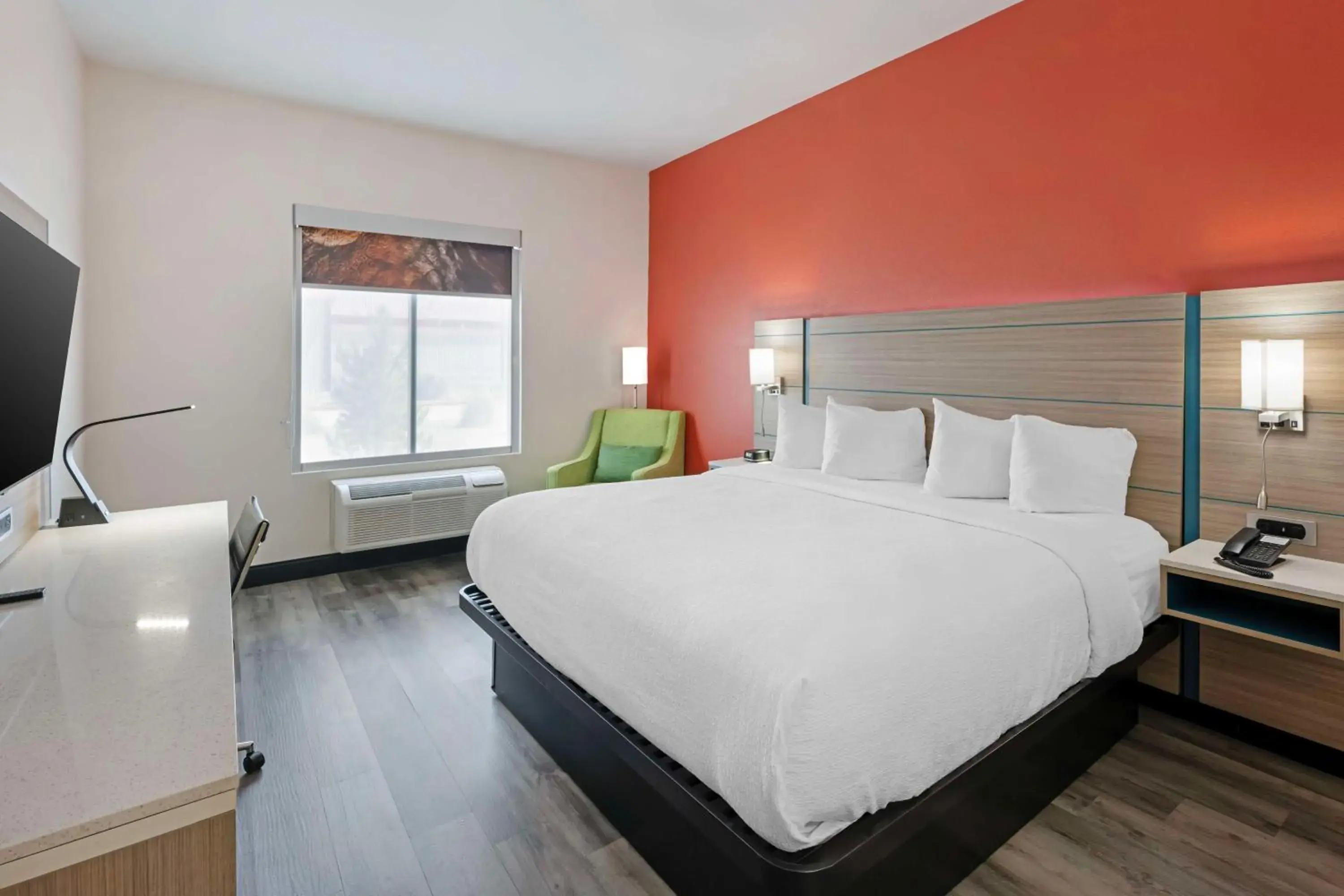 Bedroom, Bed in Best Western Plus Executive Residency Carlsbad Hotel Bedroom, Bed in Best Western Plus Executive Residency Carlsbad Hotel