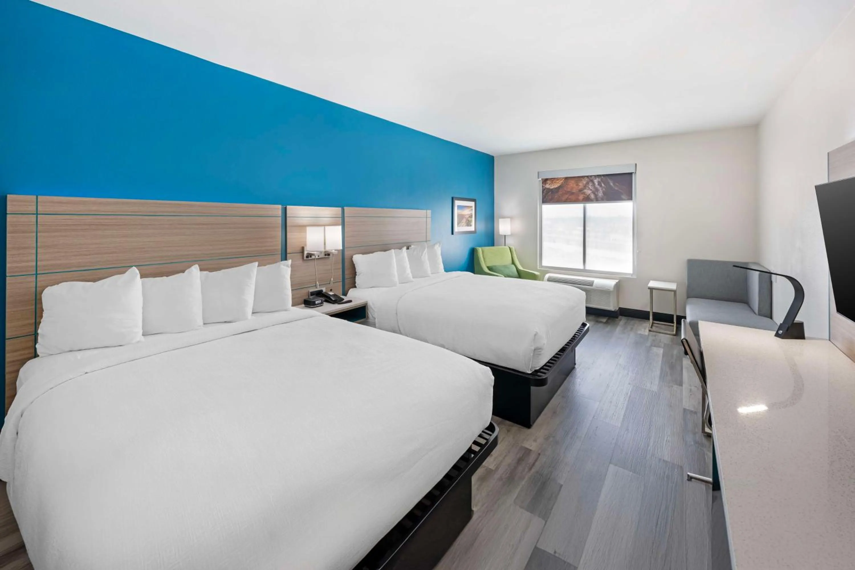 Bedroom, Bed in Best Western Plus Executive Residency Carlsbad Hotel