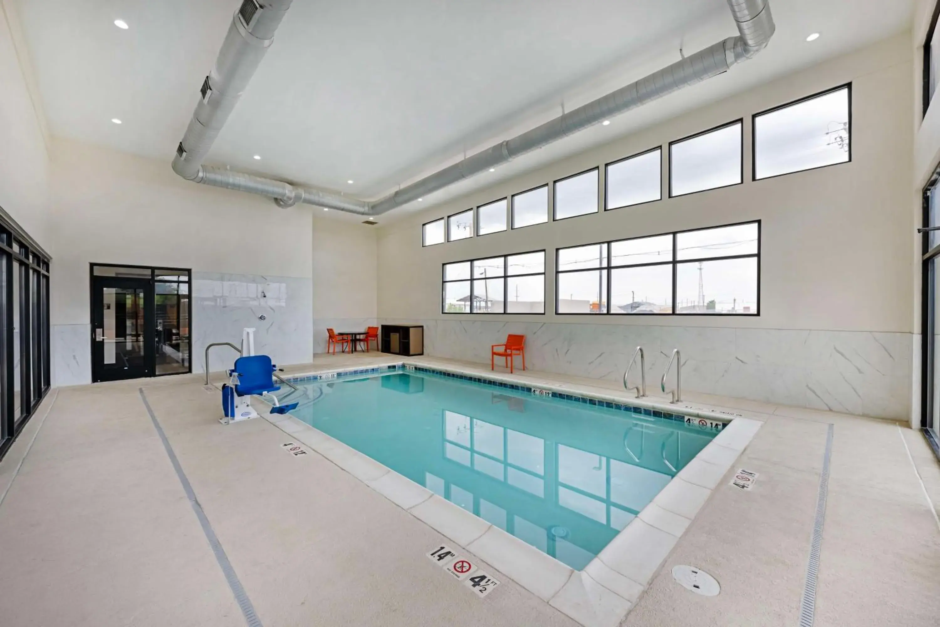 Pool view in Best Western Plus Executive Residency Carlsbad Hotel Pool view in Best Western Plus Executive Residency Carlsbad Hotel