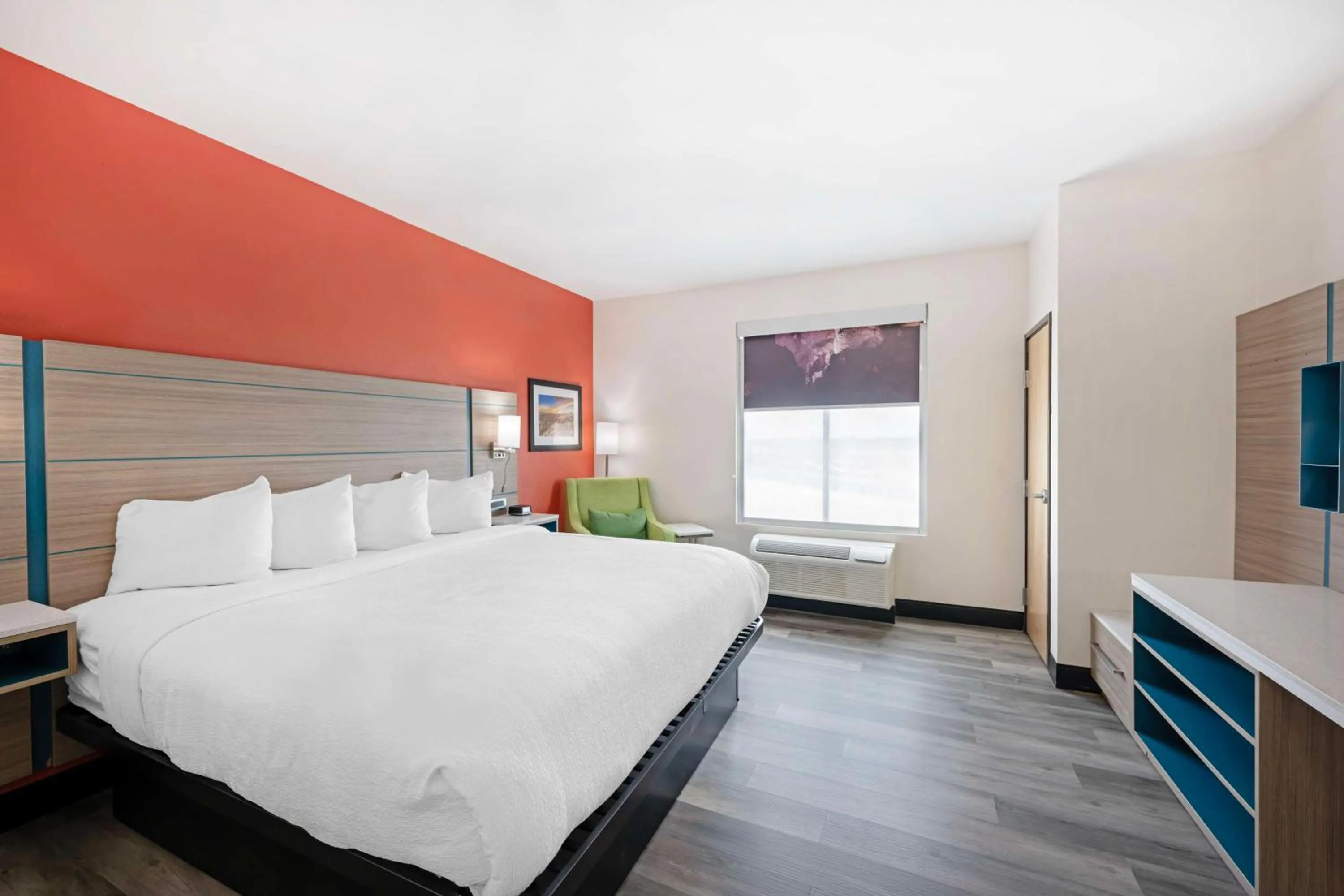 Bedroom, Bed in Best Western Plus Executive Residency Carlsbad Hotel