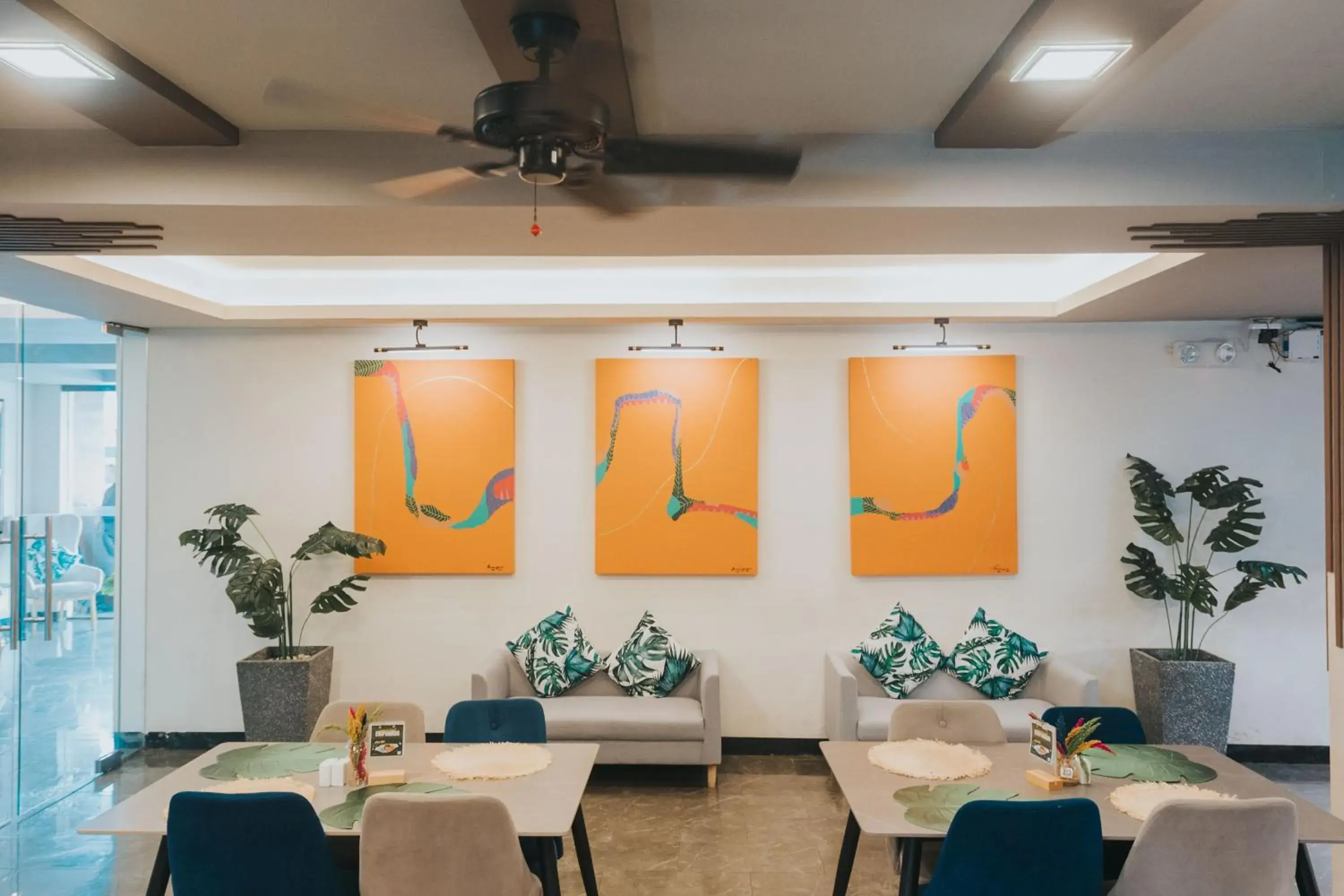 Restaurant/places to eat in SureStay Studio by Best Western Clarkview Angeles City Restaurant/places to eat in SureStay Studio by Best Western Clarkview Angeles City