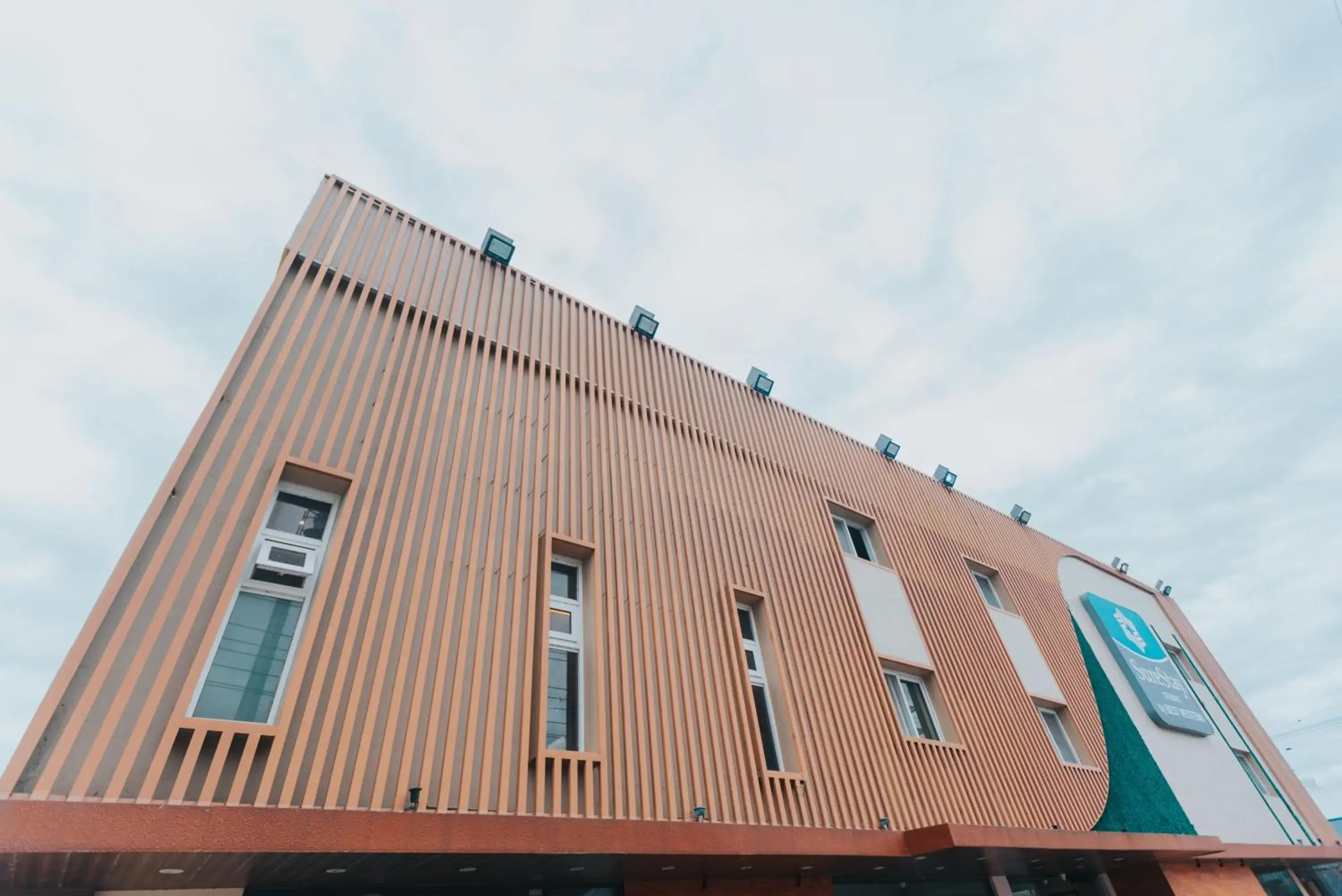 Property building in SureStay Studio by Best Western Clarkview Angeles City Property building in SureStay Studio by Best Western Clarkview Angeles City