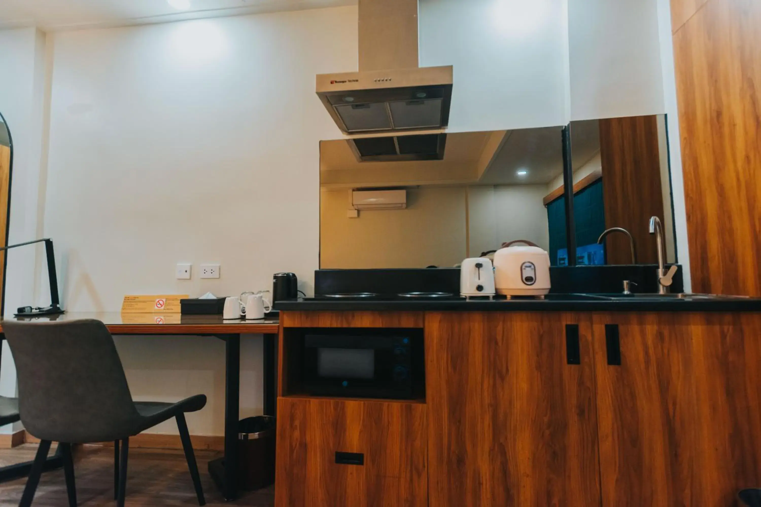 Kitchen or kitchenette in SureStay Studio by Best Western Clarkview Angeles City Kitchen or kitchenette in SureStay Studio by Best Western Clarkview Angeles City