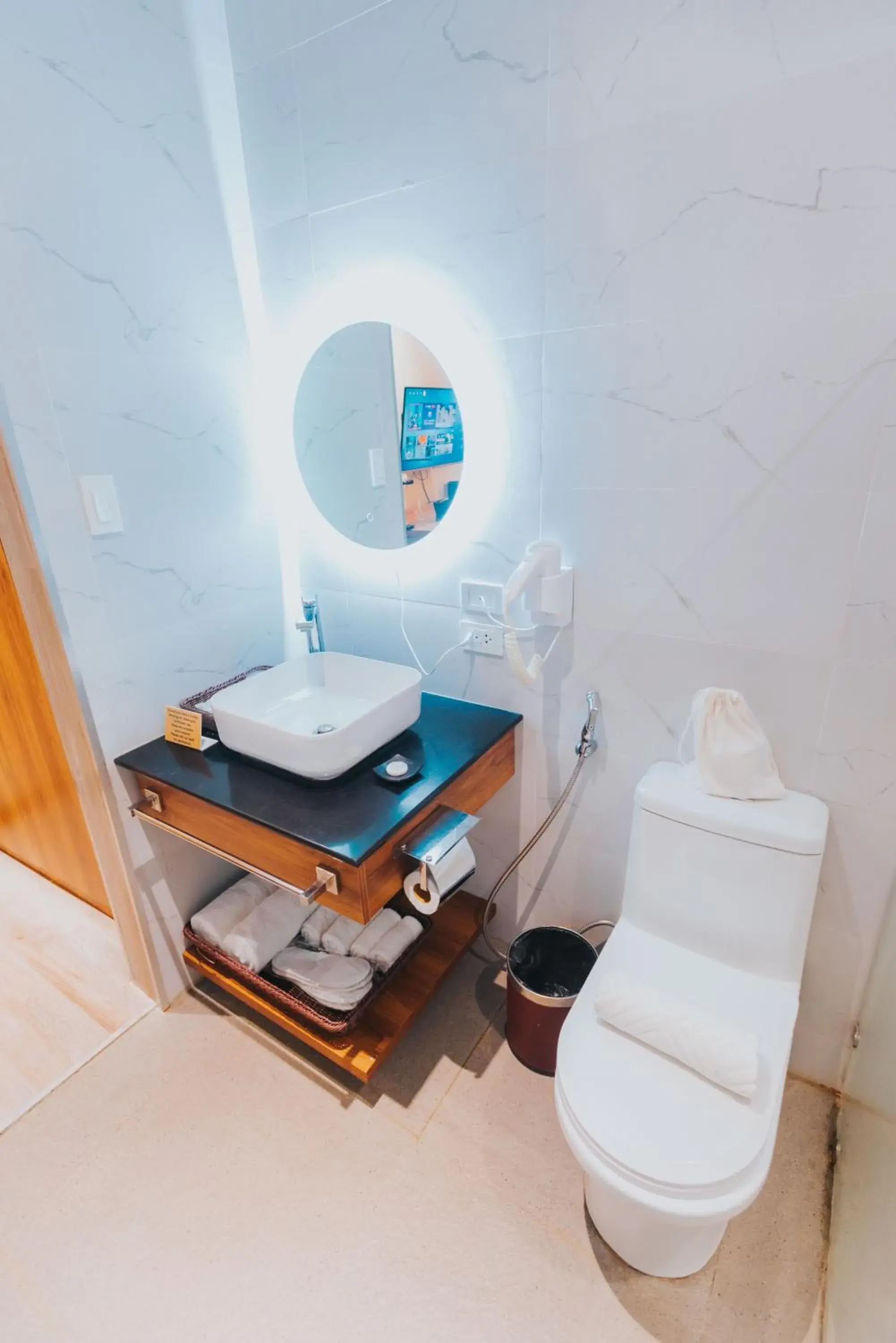 Bathroom in SureStay Studio by Best Western Clarkview Angeles City Bathroom in SureStay Studio by Best Western Clarkview Angeles City