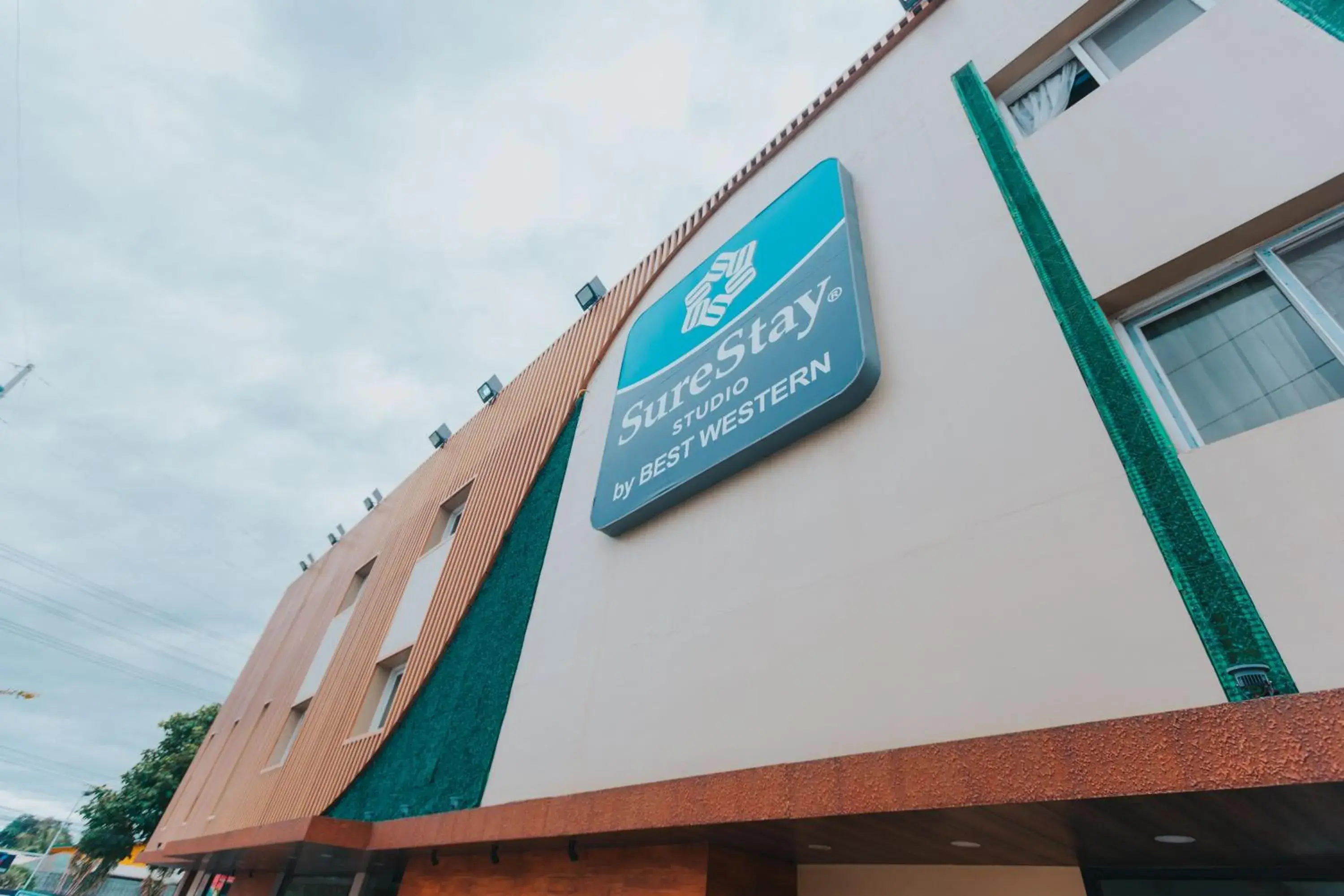 Property building in SureStay Studio by Best Western Clarkview Angeles City Property building in SureStay Studio by Best Western Clarkview Angeles City