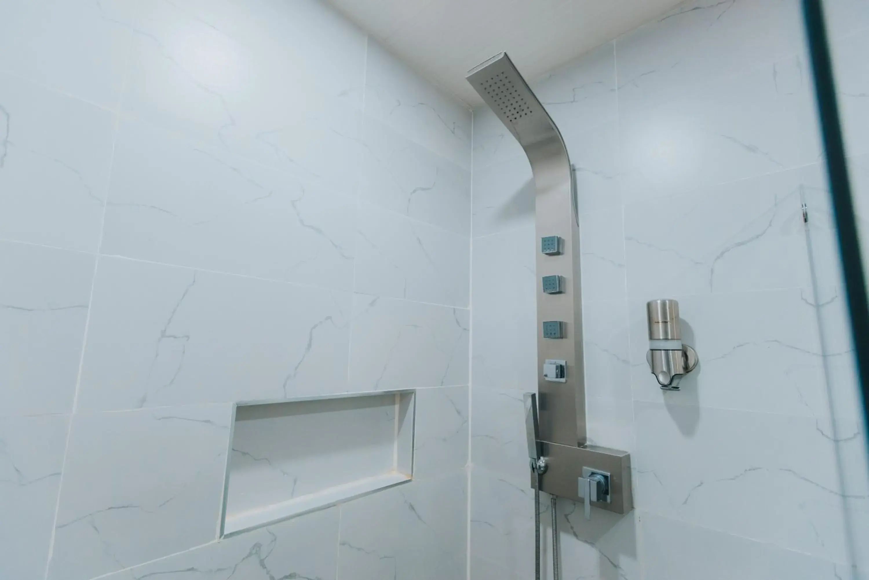 Shower in SureStay Studio by Best Western Clarkview Angeles City Shower in SureStay Studio by Best Western Clarkview Angeles City