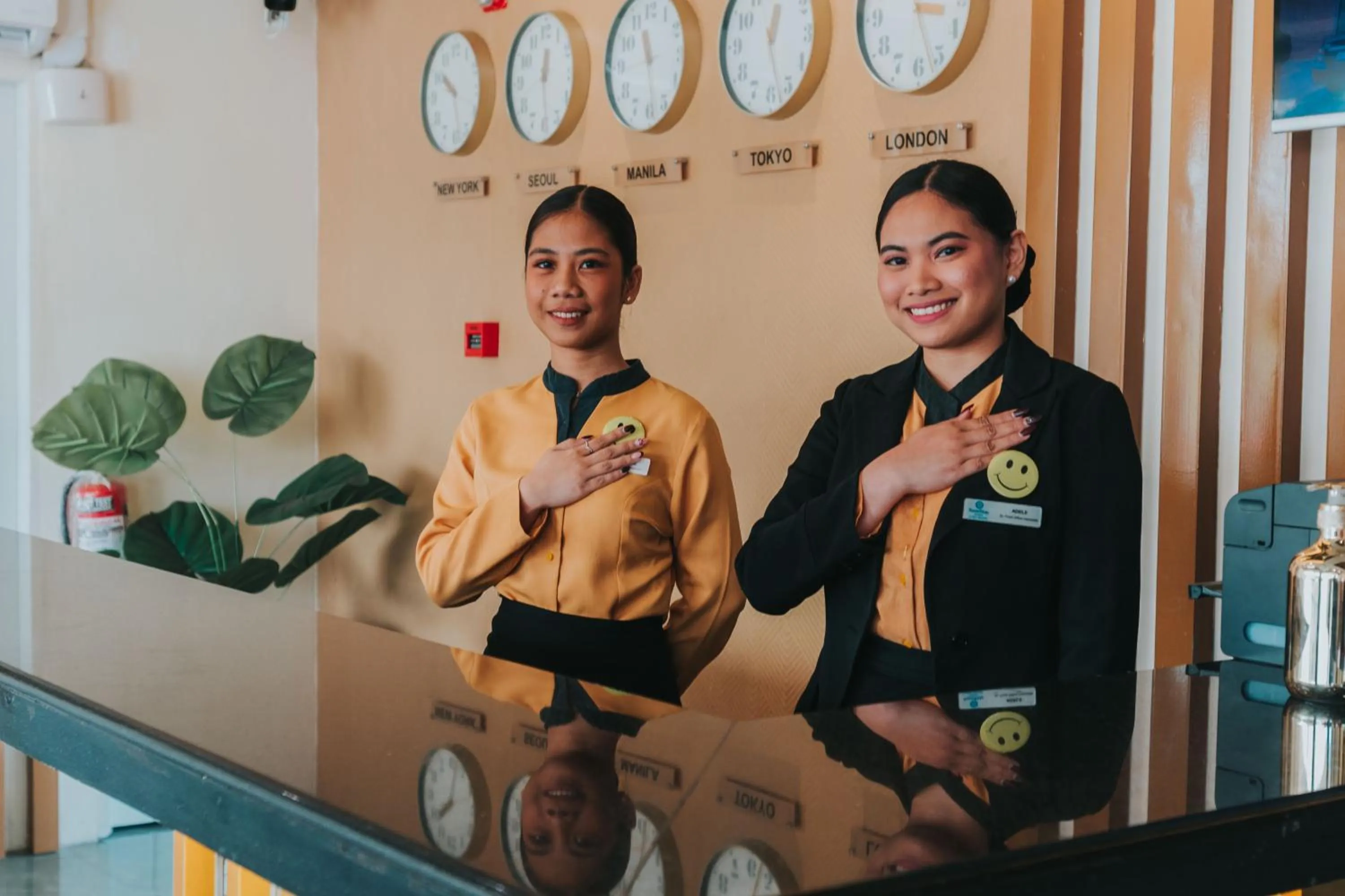 Lobby or reception in SureStay Studio by Best Western Clarkview Angeles City