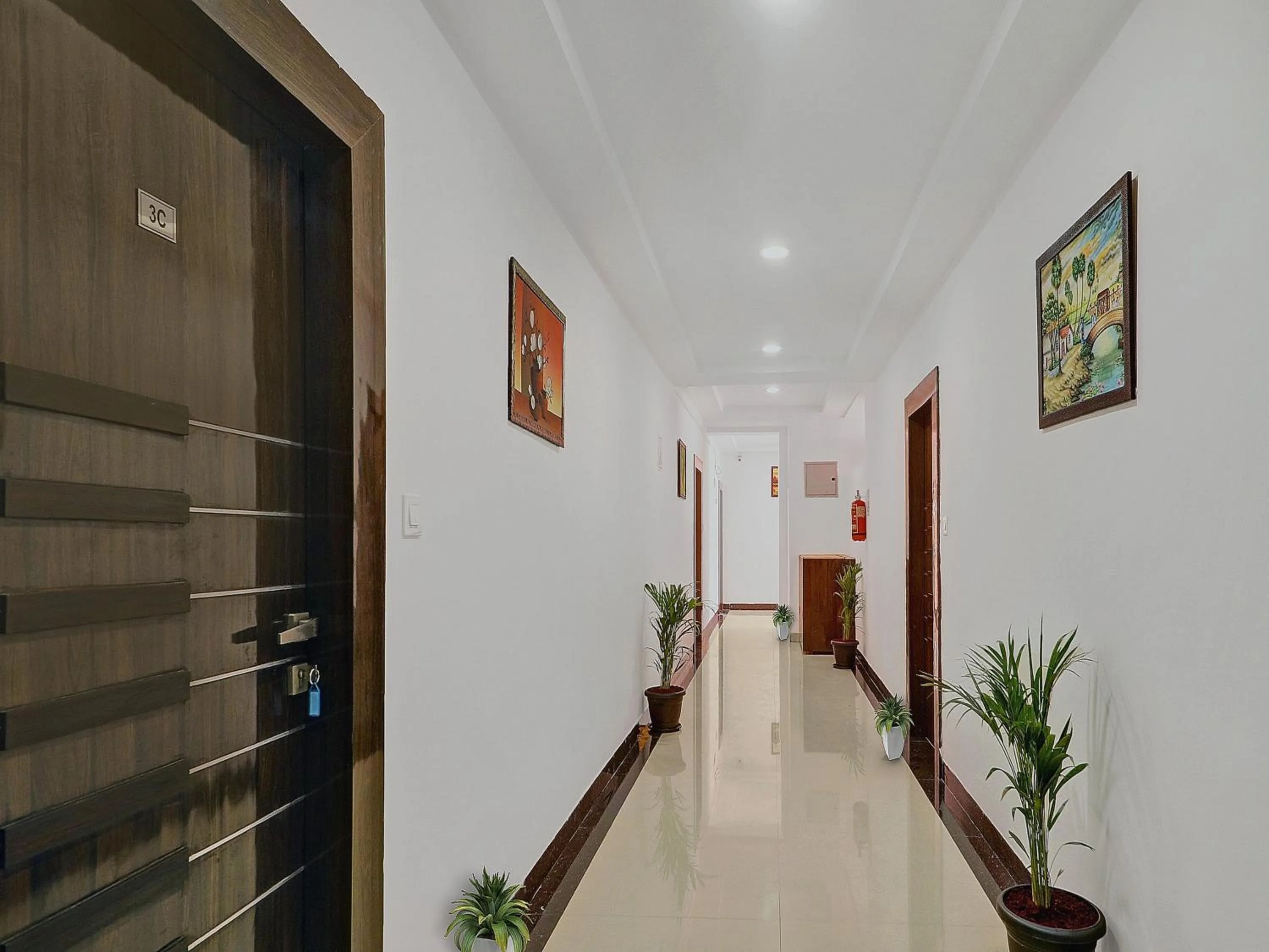 Lobby or reception in Super Townhouse RCC PARK VIEW INN