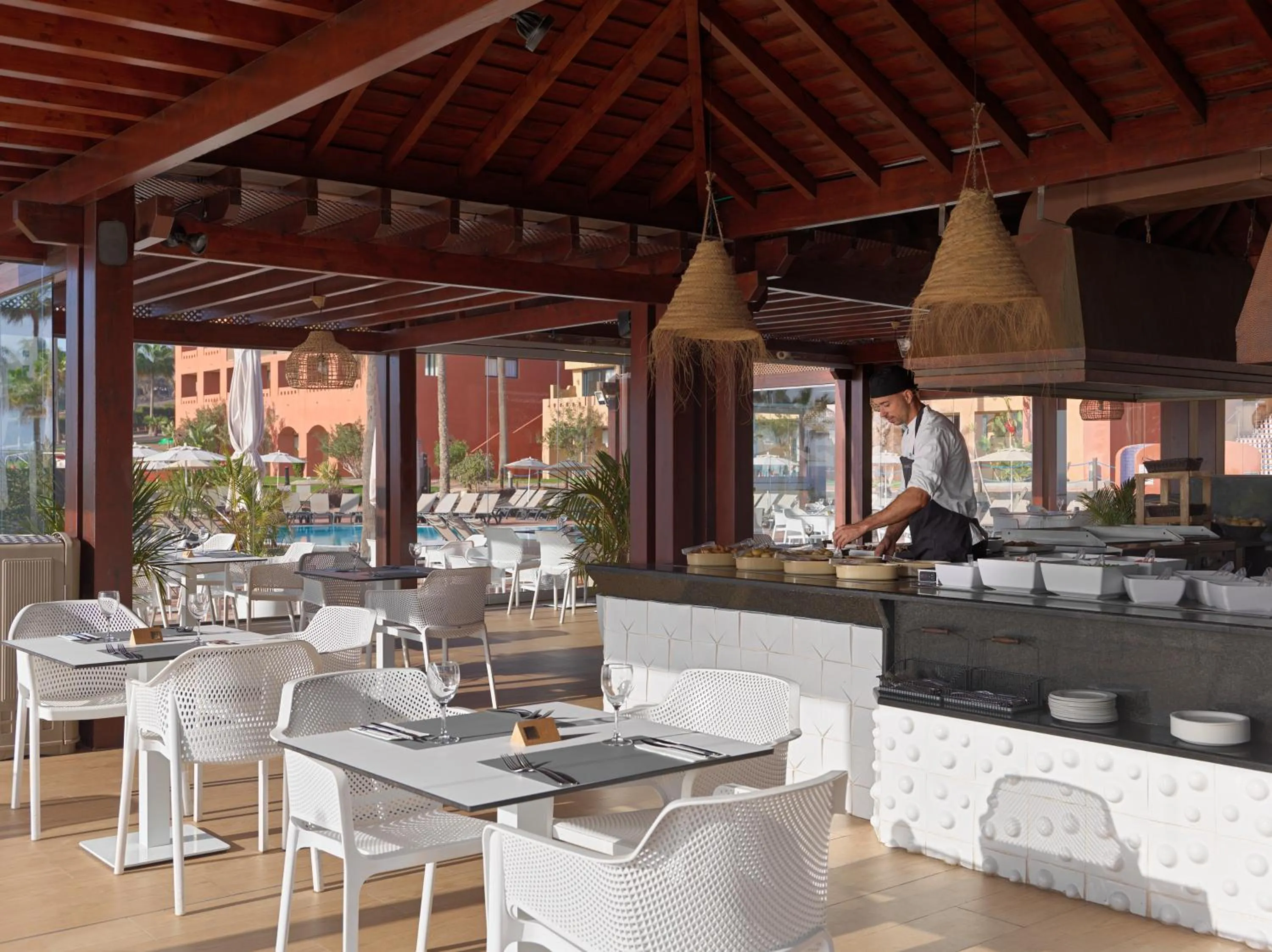 Restaurant/places to eat in H10 Tindaya