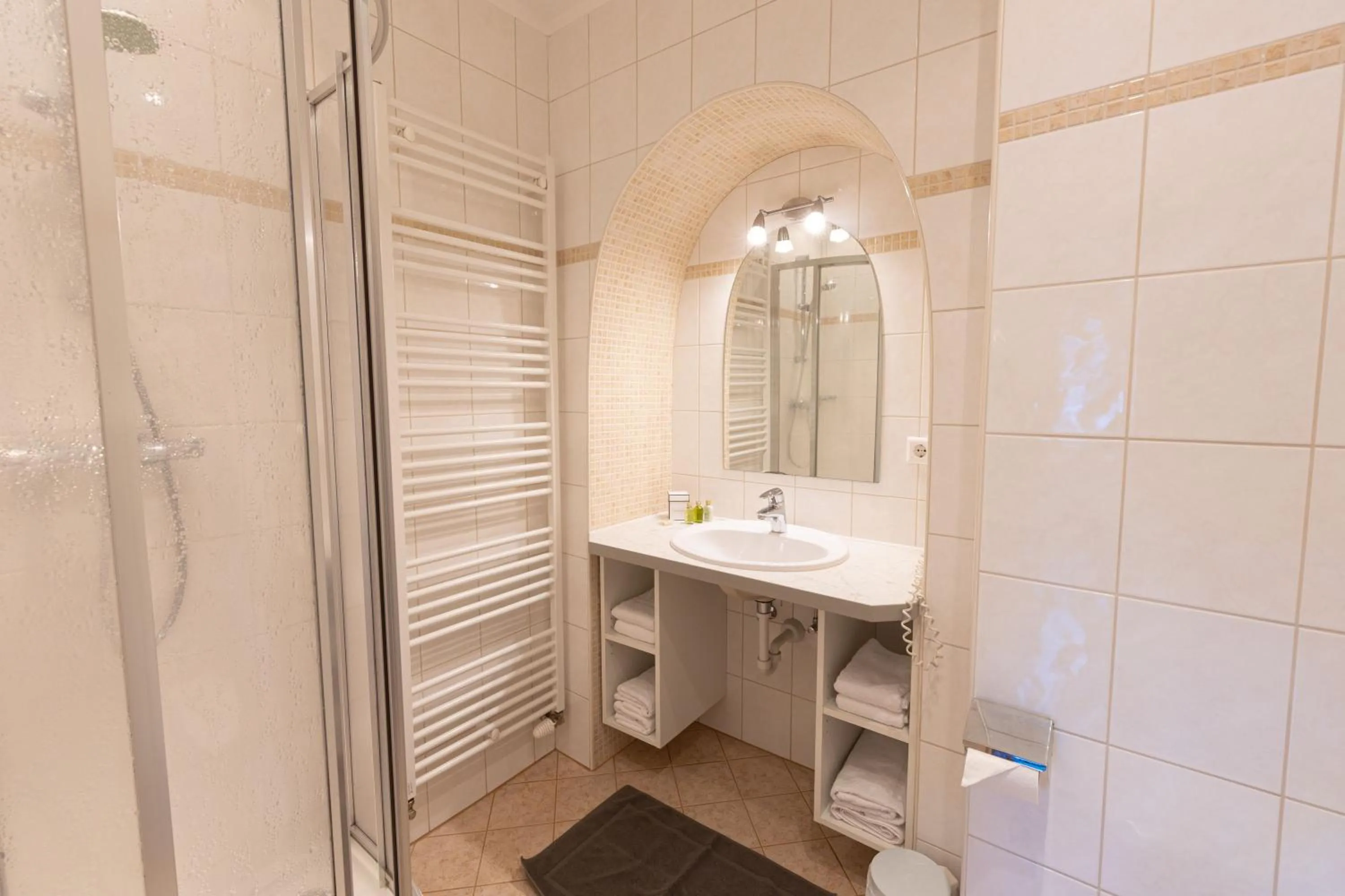 Bathroom in Der Thomataler Wirt