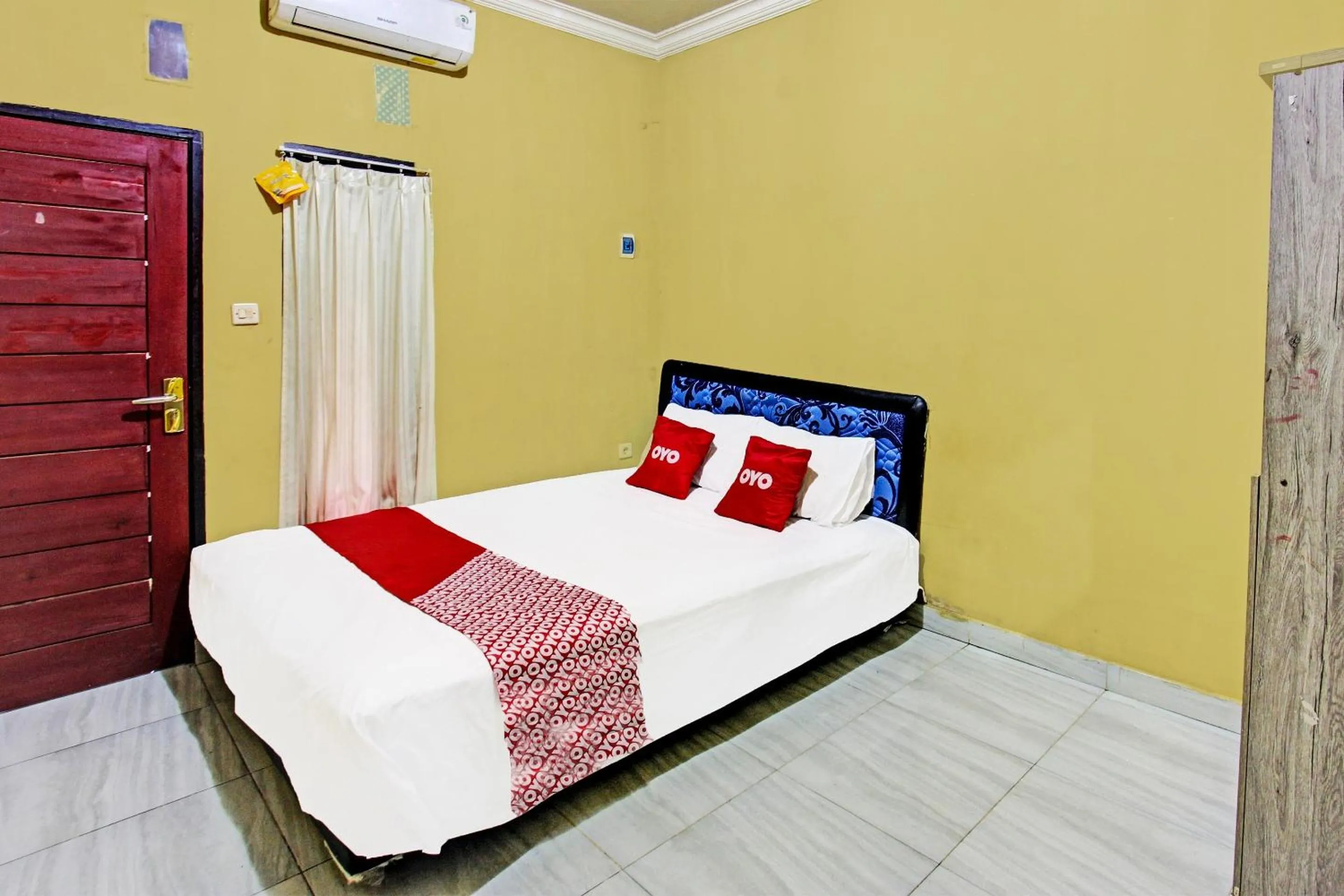 Bedroom in OYO 91845 V_ar House Near Pantai Tanjung Bias