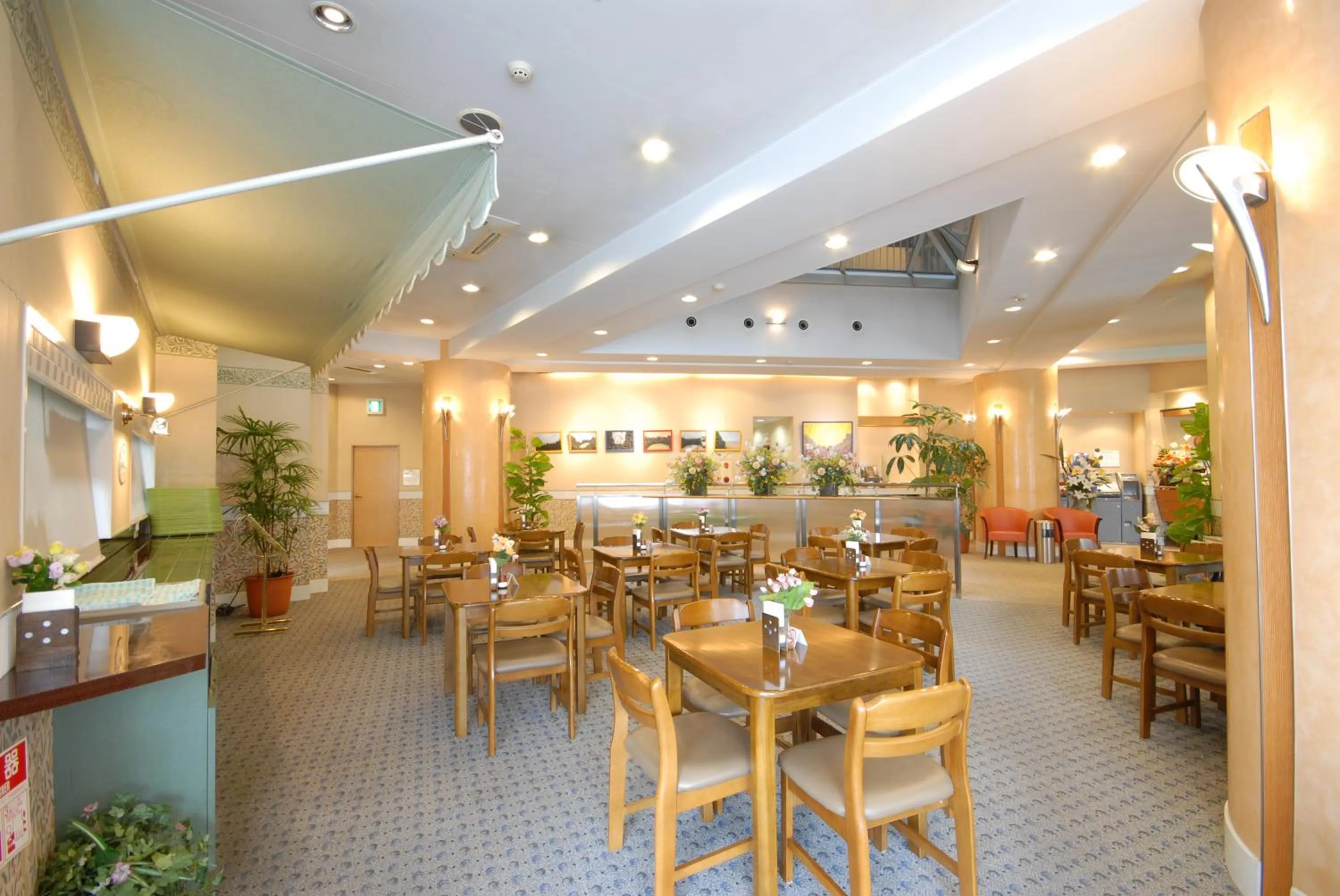 Restaurant/places to eat in HOTEL Third Place Hakata