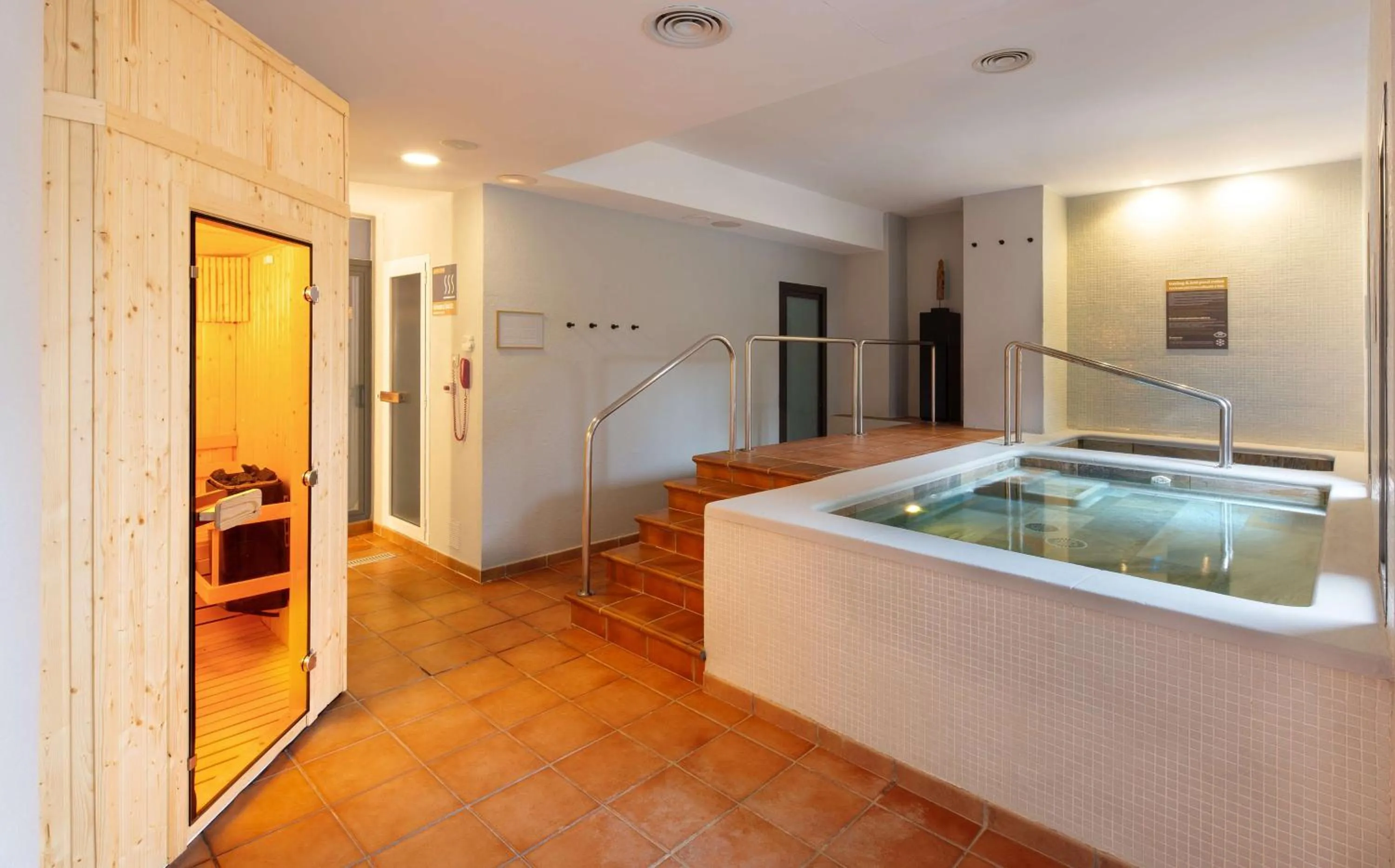 Spa and wellness centre/facilities in DoubleTree by Hilton Islantilla Beach Golf Resort