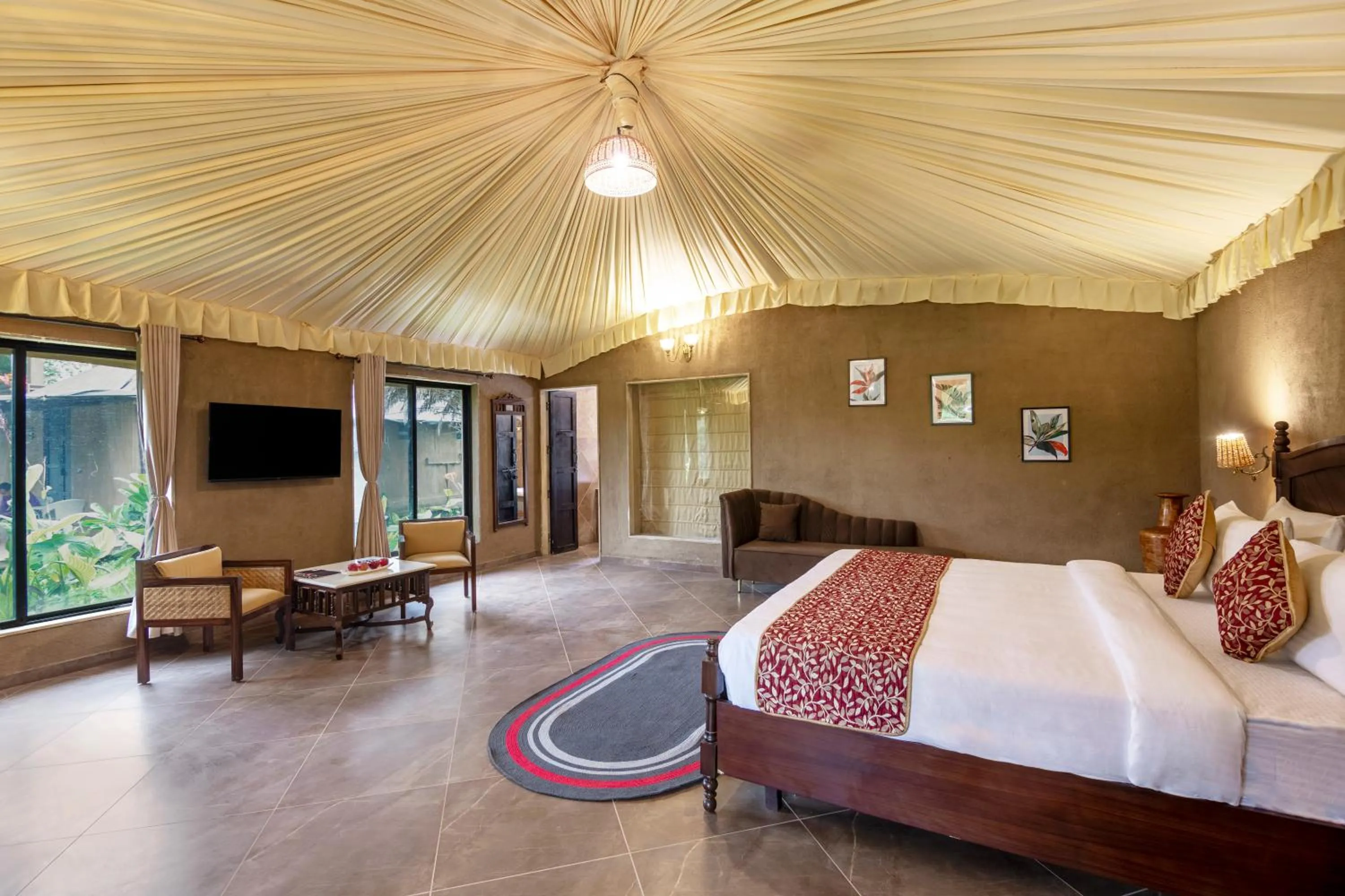 Bedroom, Bed in Sterling Orient Woods Pench