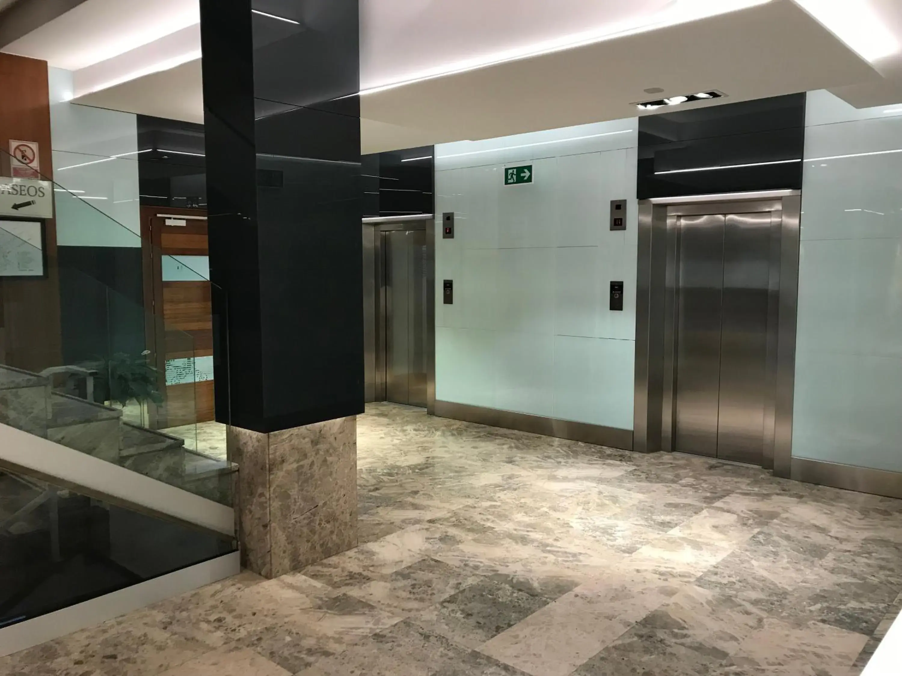 Lobby or reception in Puerta de Segovia Lobby or reception in Puerta de Segovia