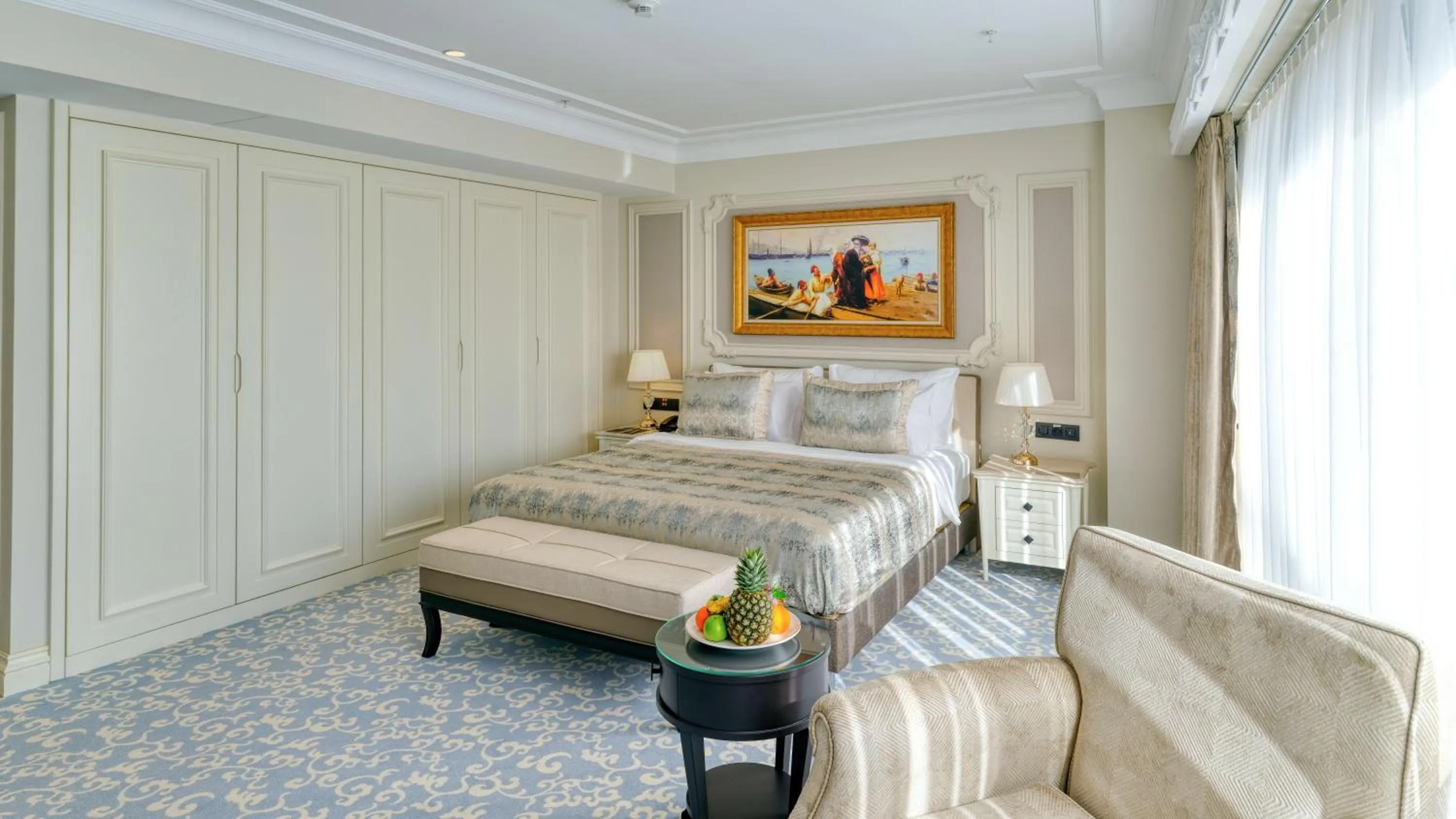 Photo of the whole room, Bed in Dekalb Hotel