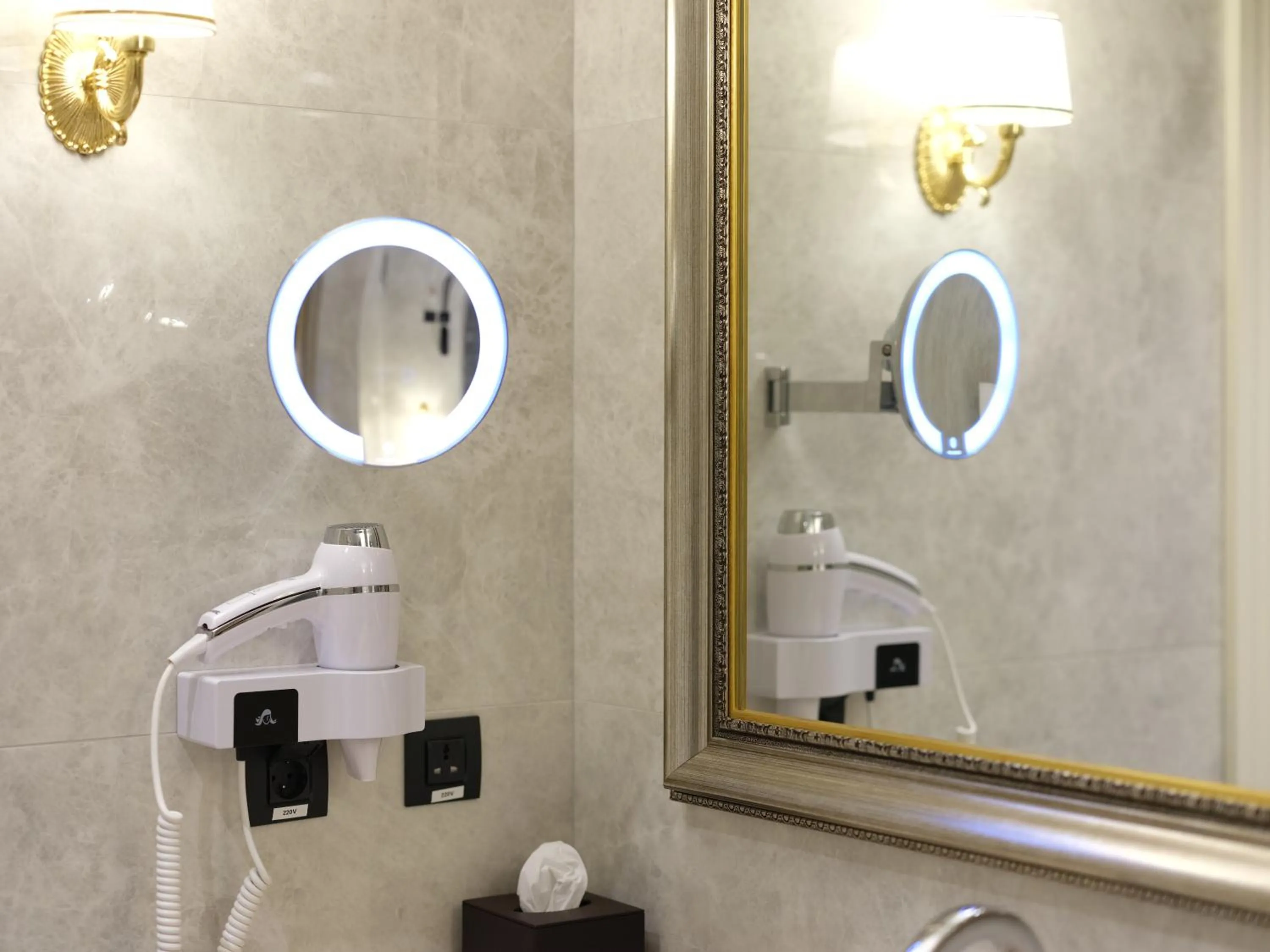 Bathroom in Dekalb Hotel