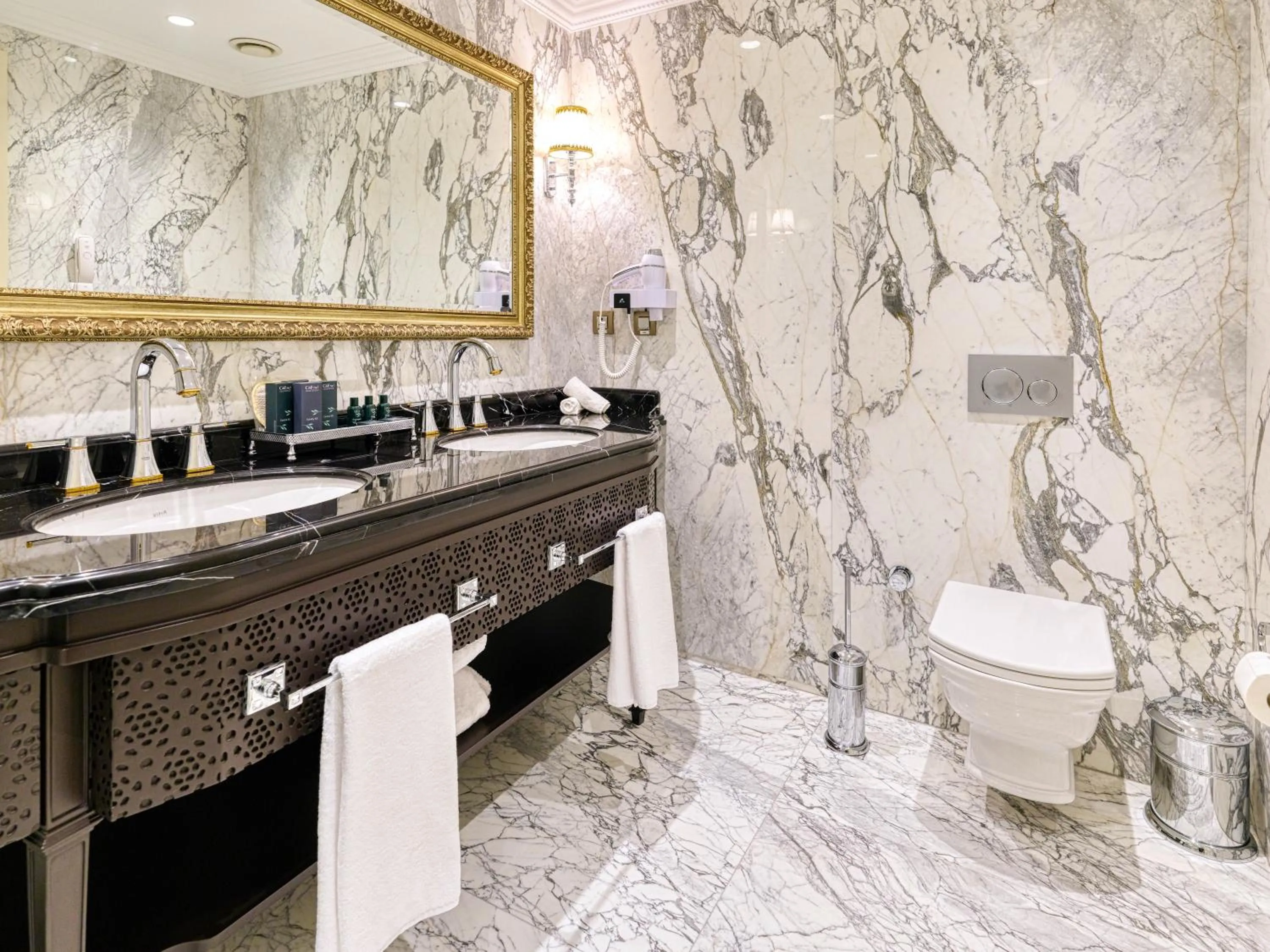 Toilet in Dekalb Hotel