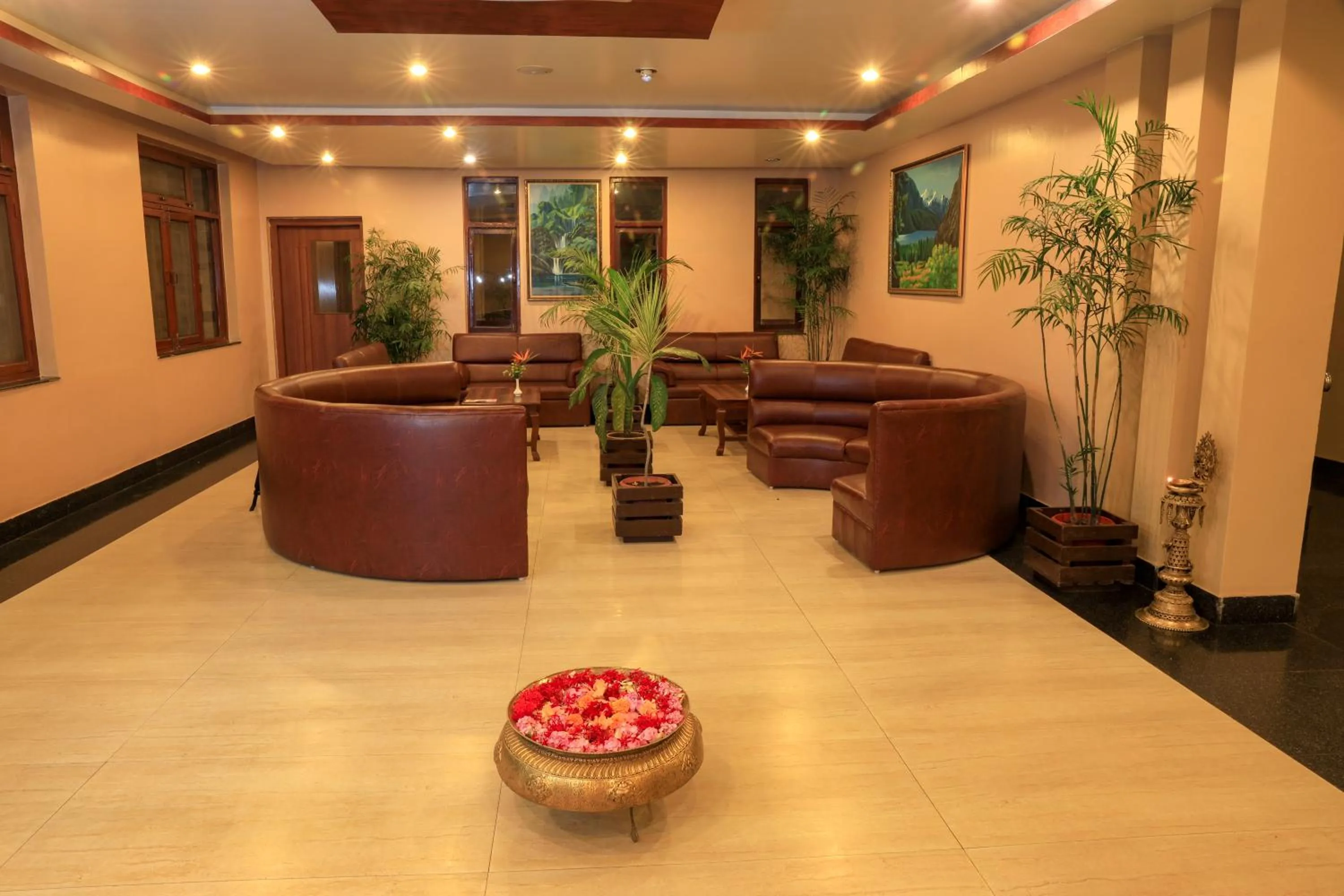 Communal lounge/ TV room in Bharatpur Garden Resort