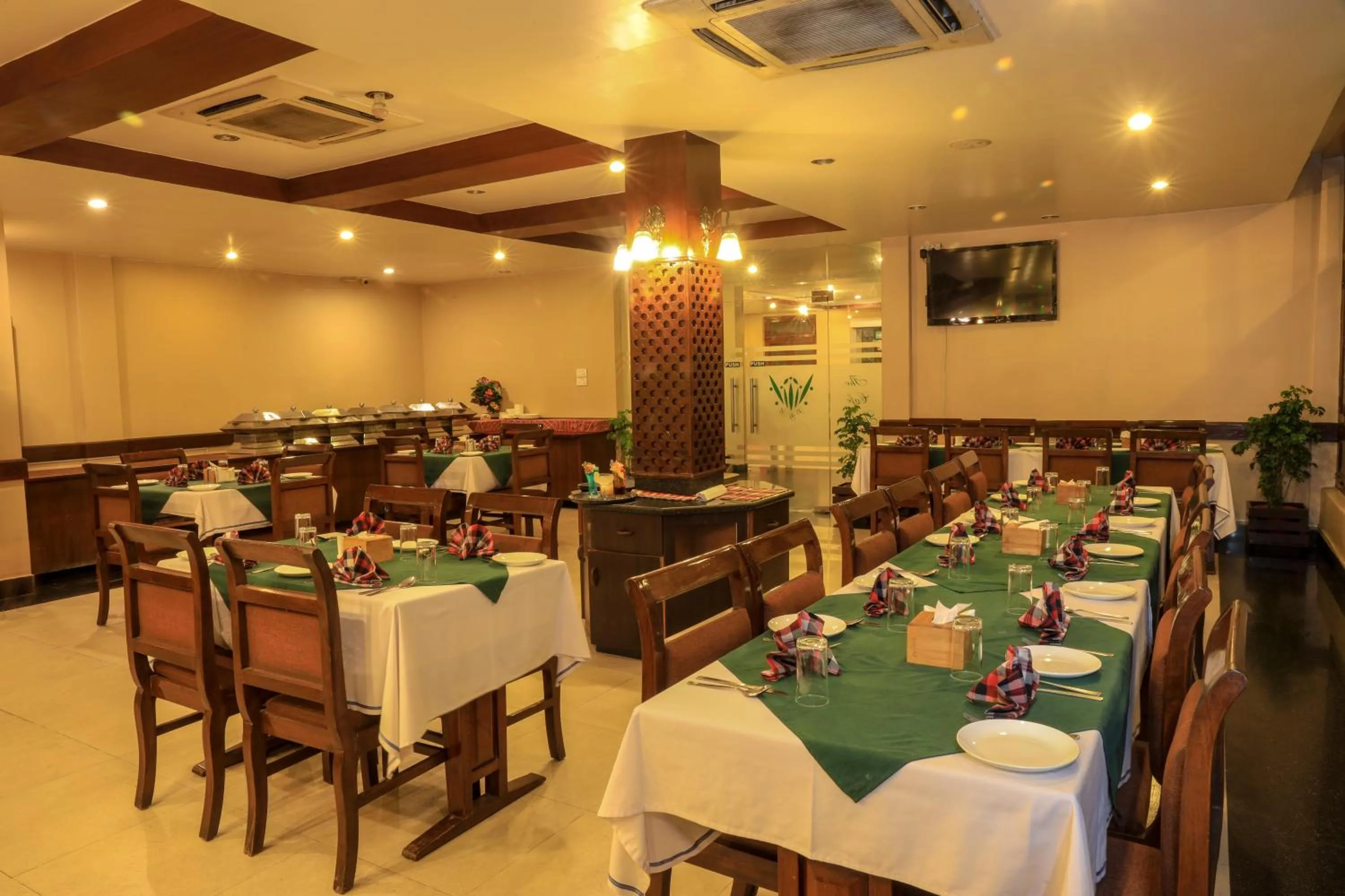 Restaurant/places to eat in Bharatpur Garden Resort
