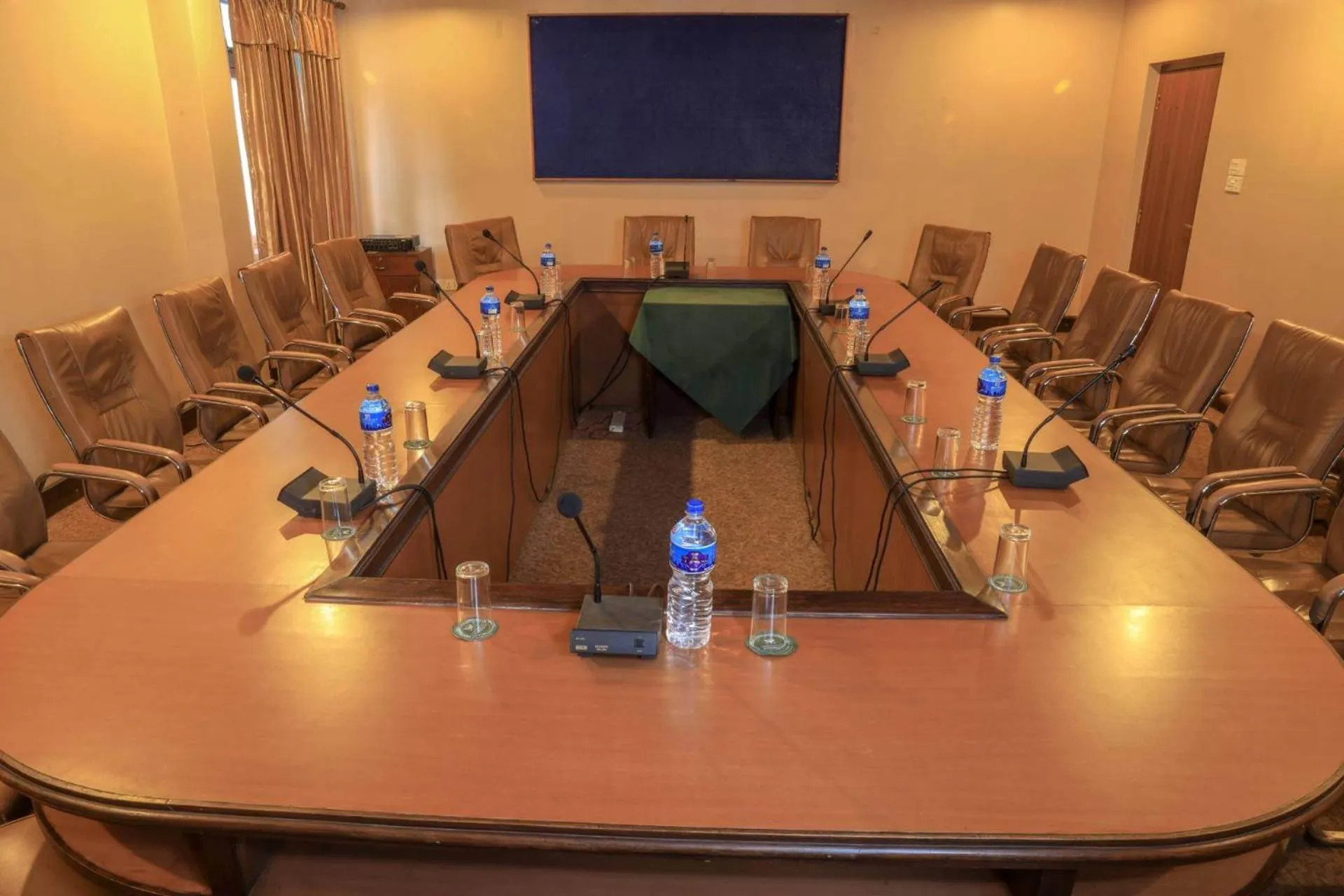 Business facilities in Bharatpur Garden Resort