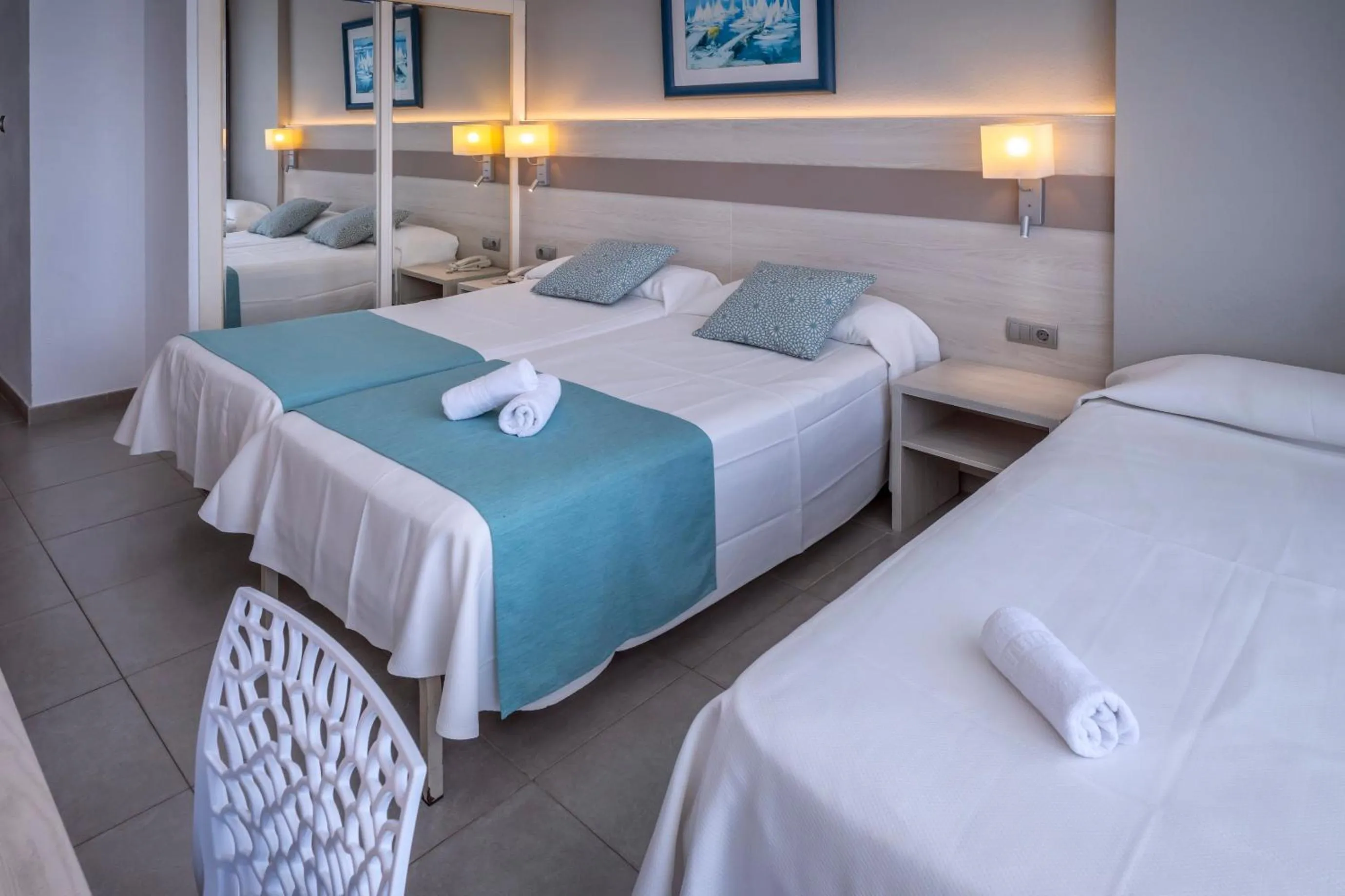 Photo of the whole room, Bed in 4R Salou Park Resort I