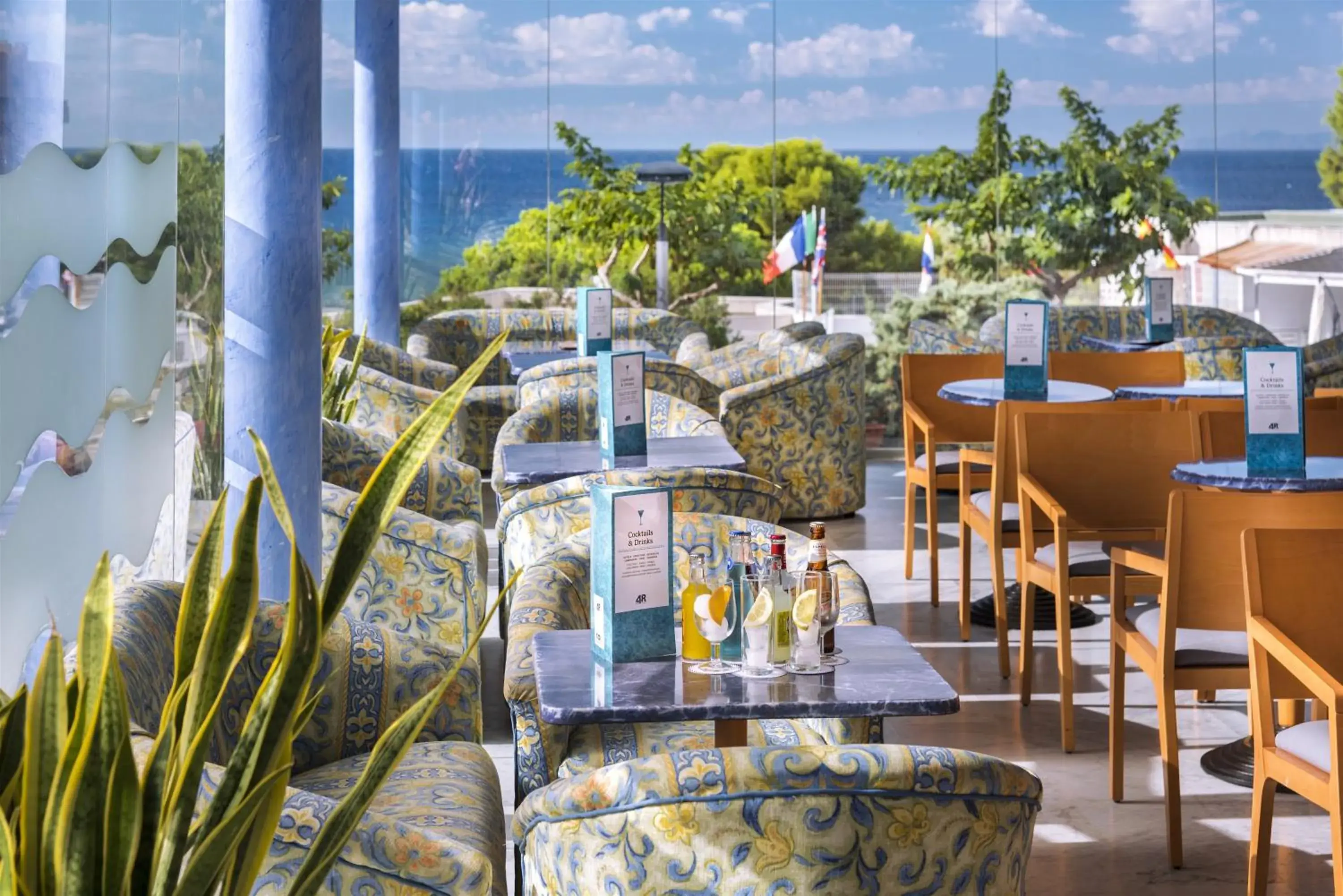 Lounge or bar in 4R Salou Park Resort I Lounge or bar in 4R Salou Park Resort I