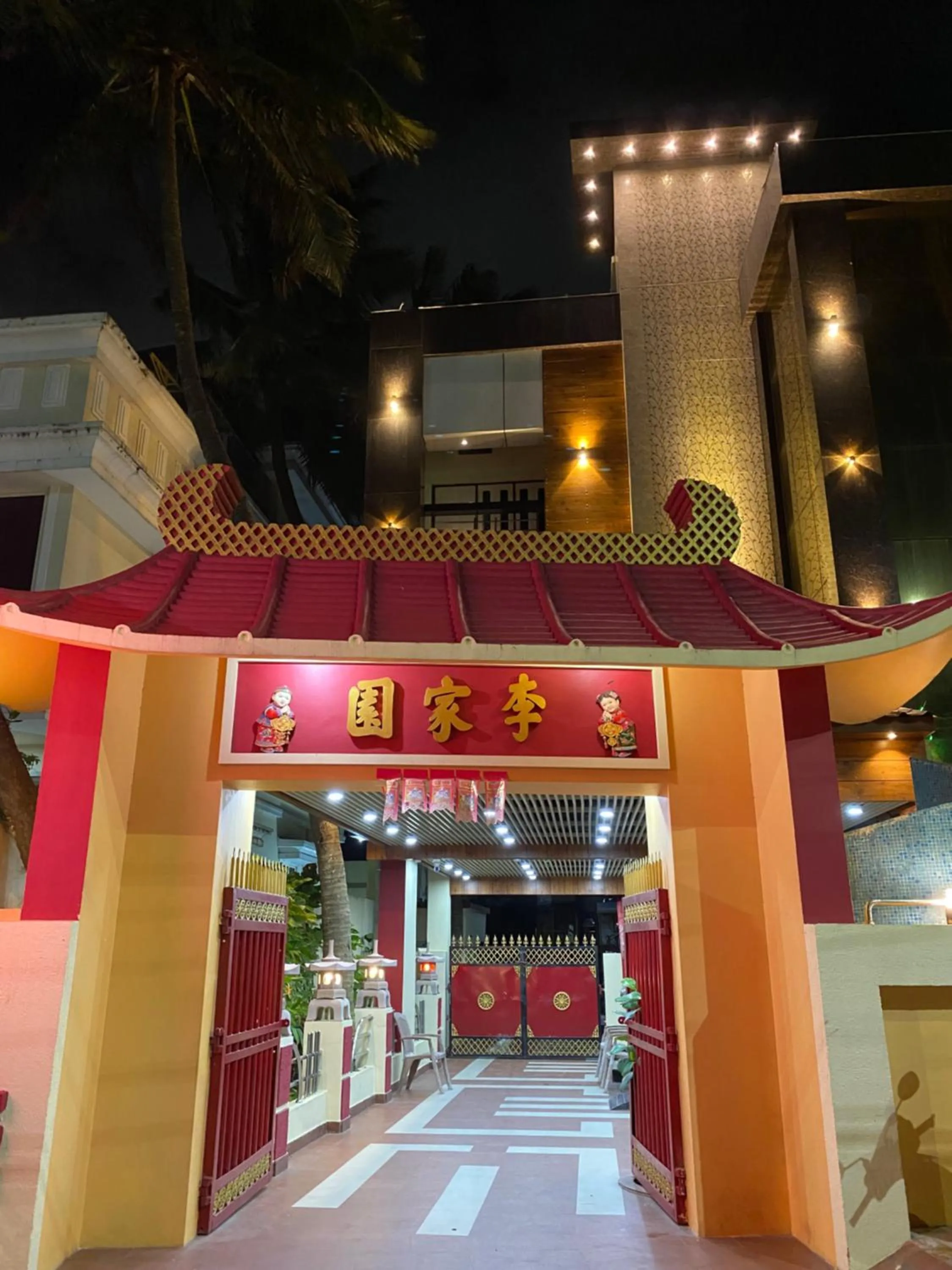 Facade/entrance in Hotel Lee Garden Near to Blue Flag Beach 500 Mtrs