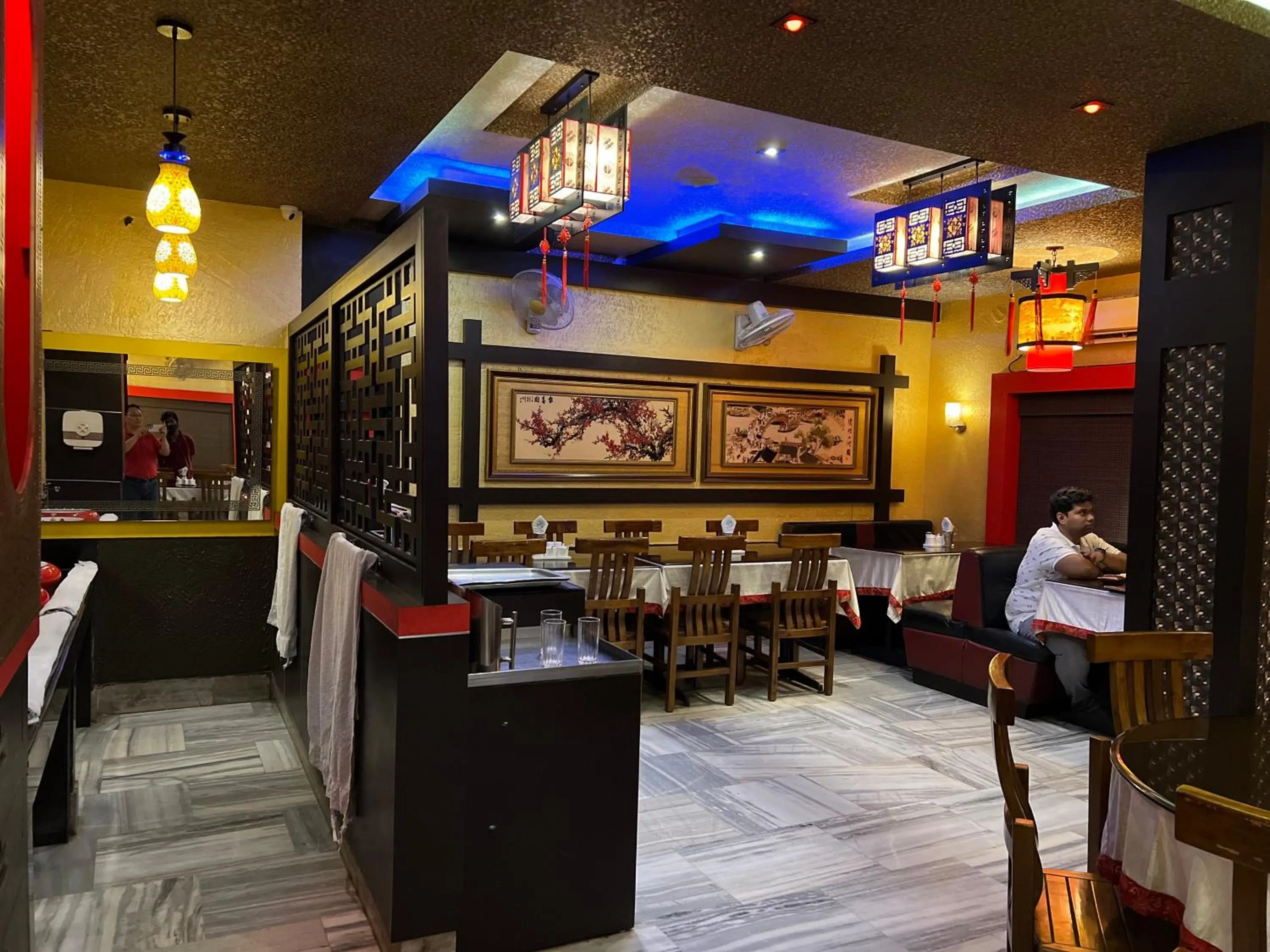 Restaurant/places to eat in Hotel Lee Garden Near to Blue Flag Beach 500 Mtrs