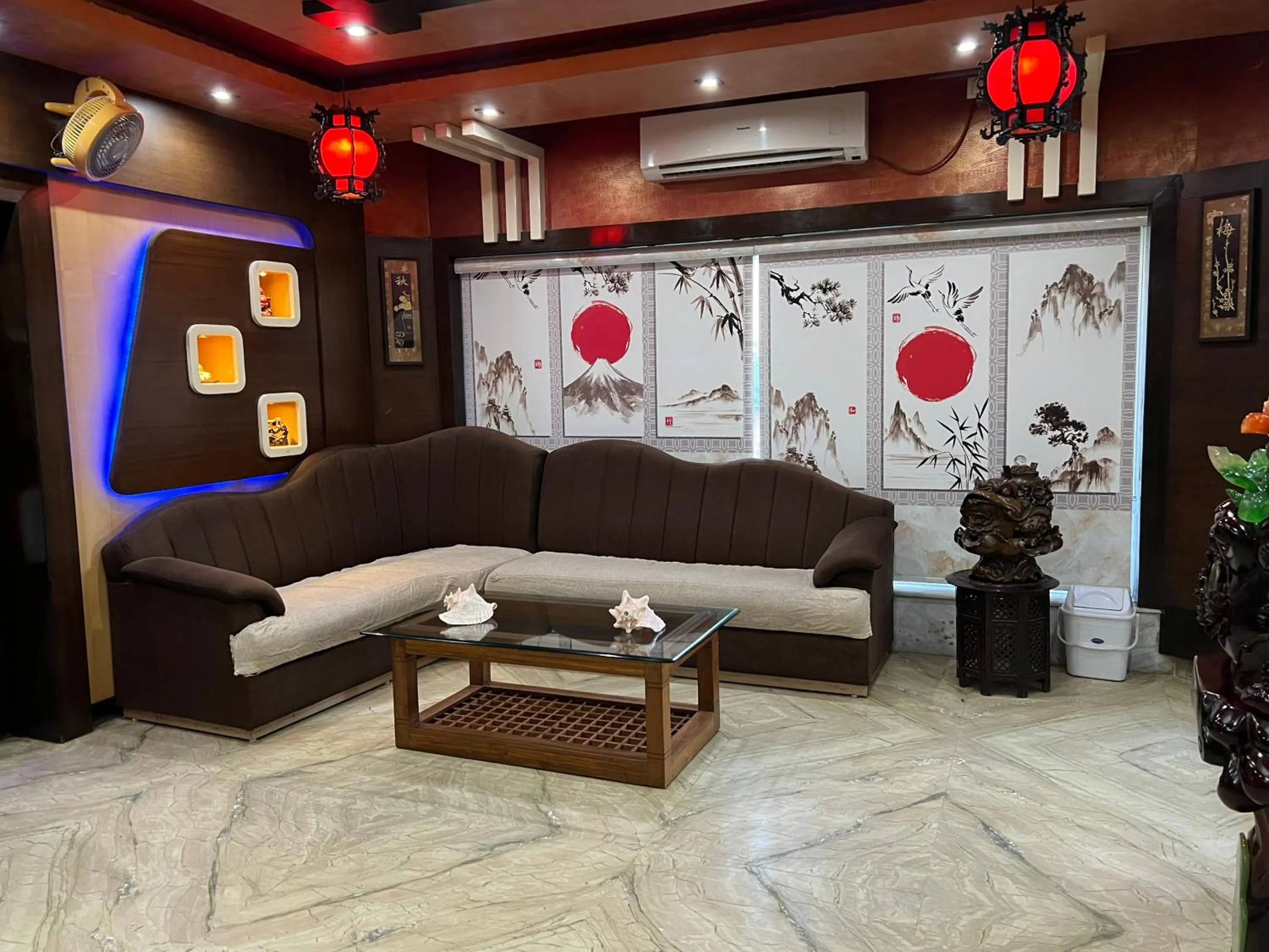Lobby or reception in Hotel Lee Garden Near to Blue Flag Beach 500 Mtrs